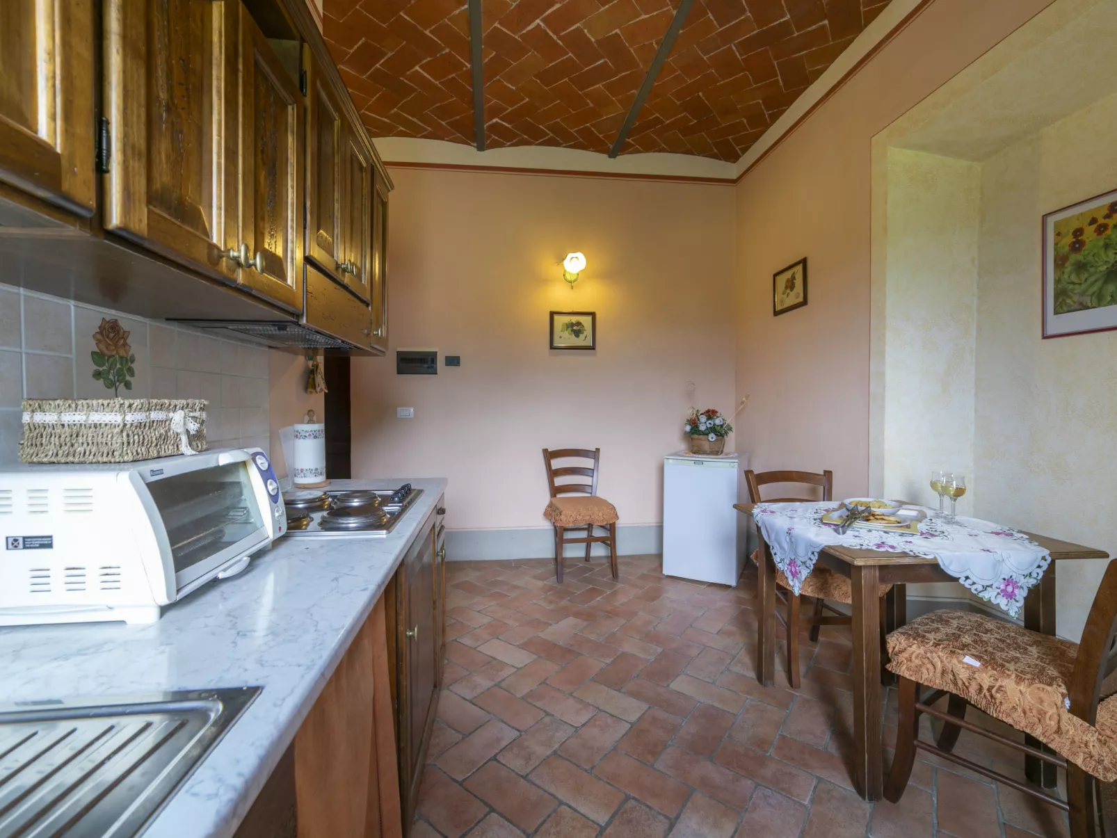 Le Rondini-Inside