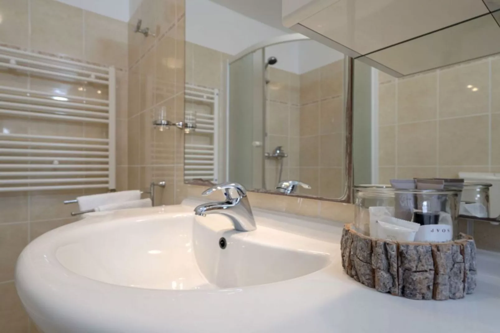 One Bedroom Apartment with Terrace and Sea View 4-Badezimmer