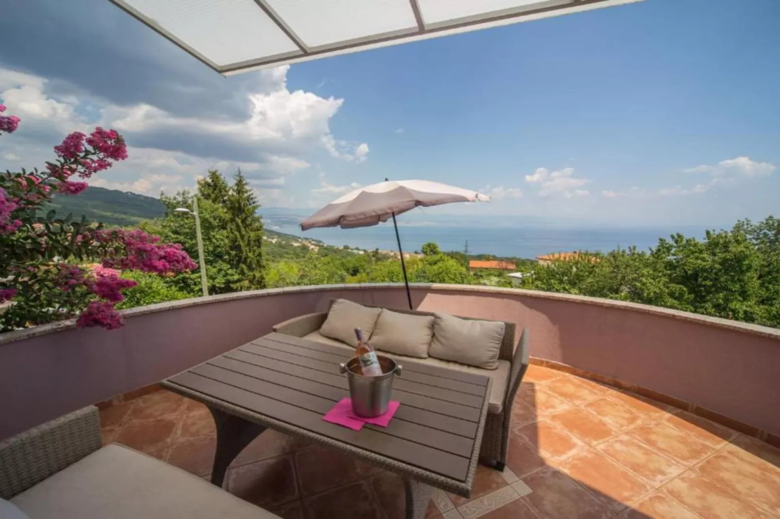 Apartments Melanie - Oprić Hills  Three bedroom apartment with balcony and sea view (A)