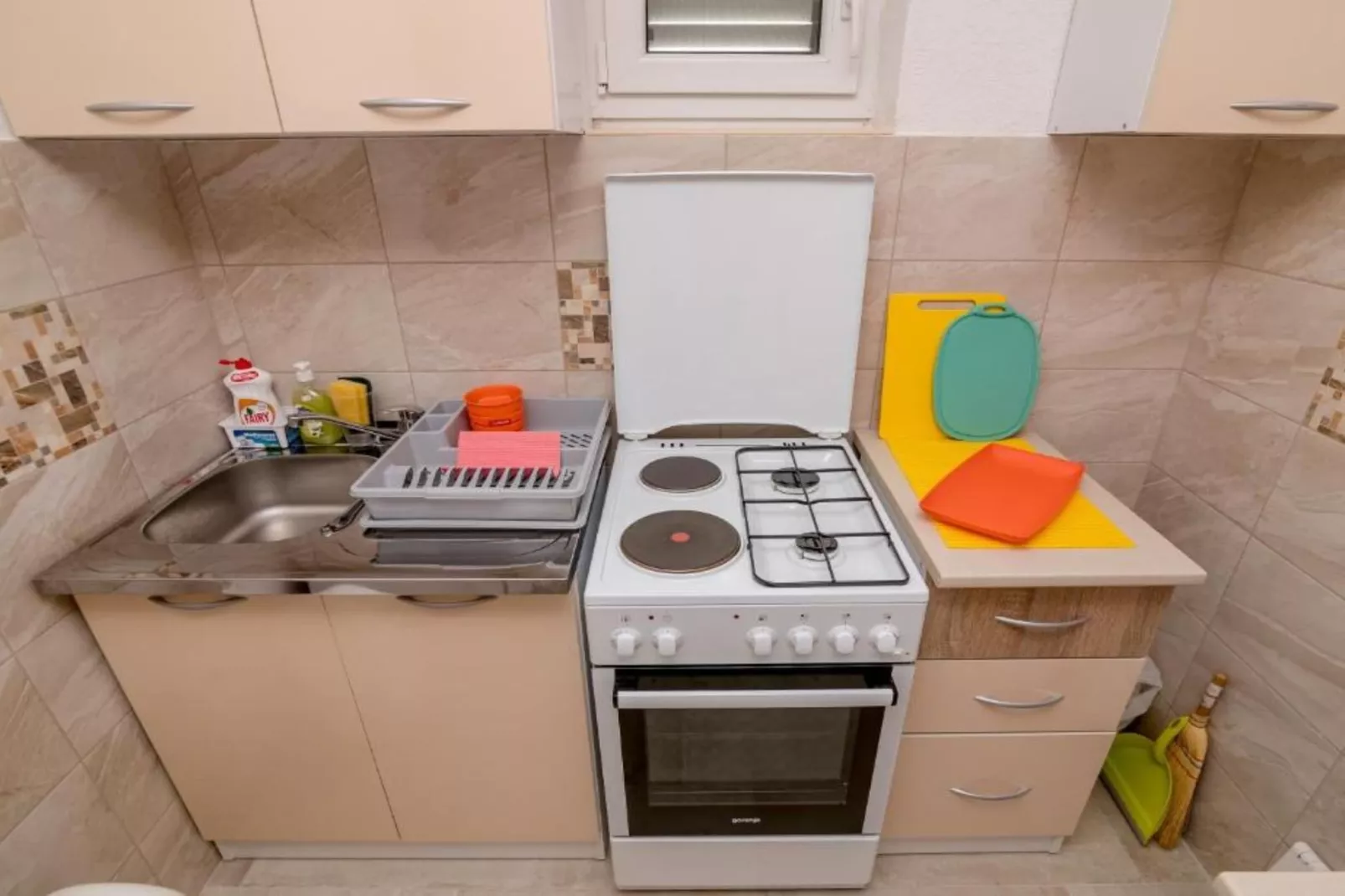 Tranquil Retreat with Private Pool in Lustica Bay - One Bedroom Apartment with Balcony and Sea View 2-Kitchen