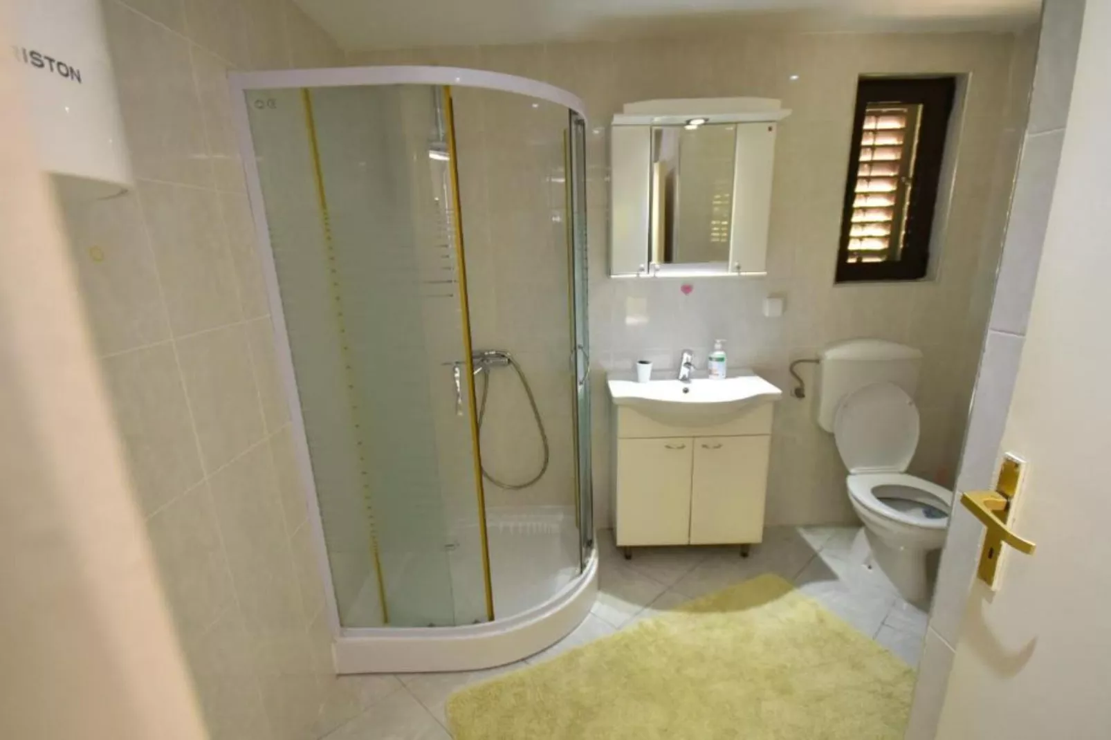 Cozy Igalo Retreat Ideal for Families - Two Bedroom Apartment-Bathroom