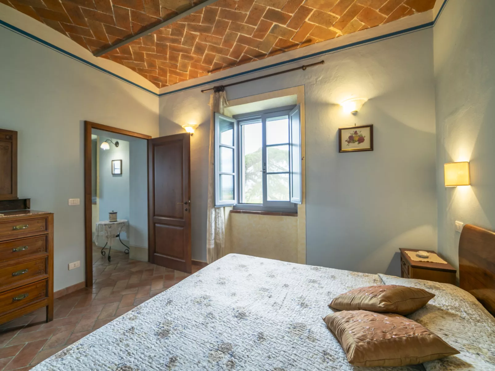 Le Rondini-Inside