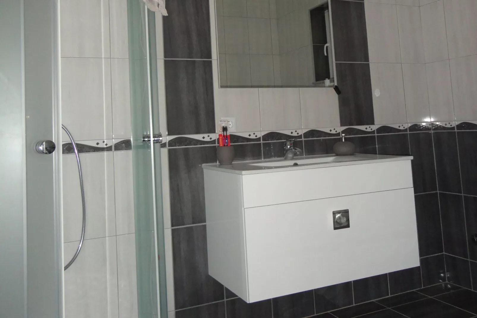 Apartments A&D - One Bedroom Apartment with Terrace and River View (Ana)-Badezimmer