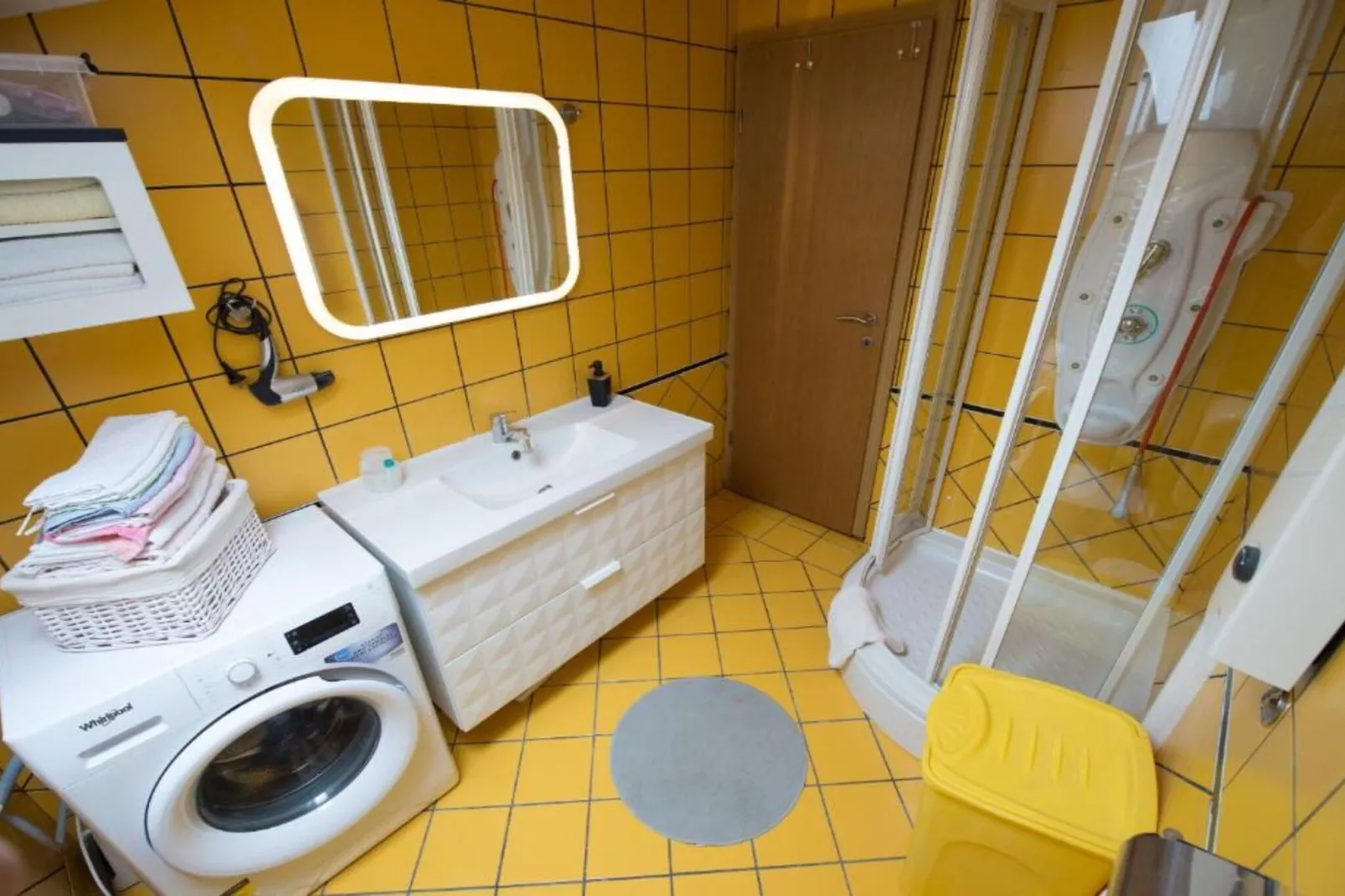 One-Bedroom Apartment With Lake View-Badezimmer