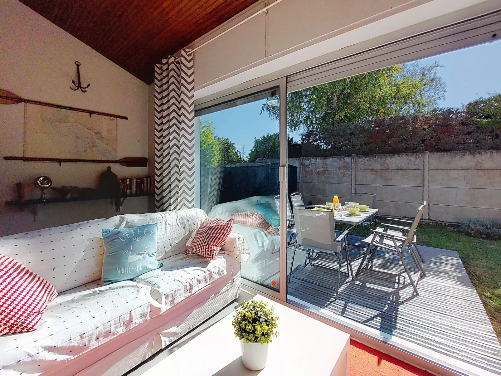 Les Floriales-Drinnen