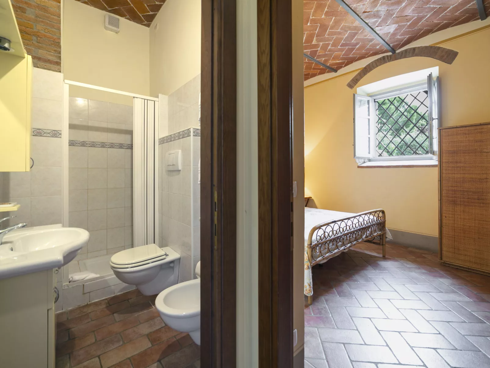 Le Rondini-Inside