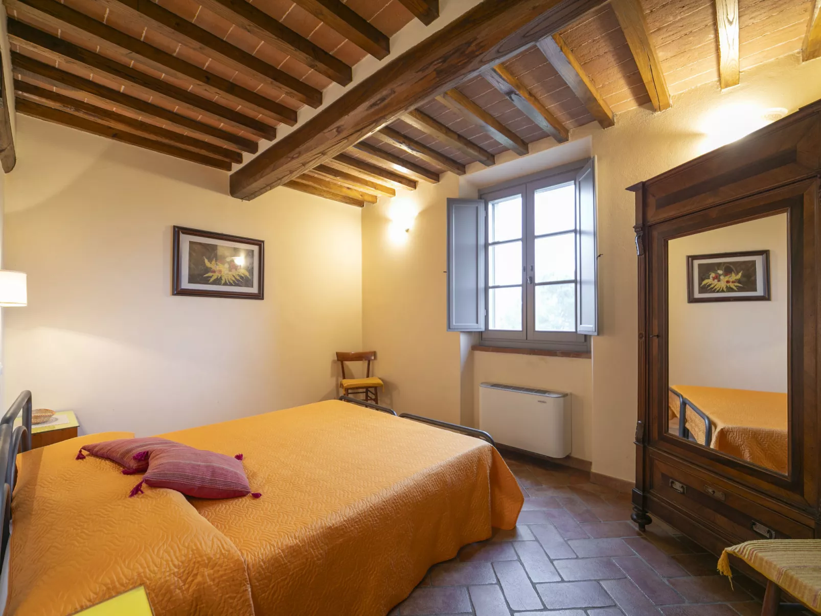 Le Rondini-Inside