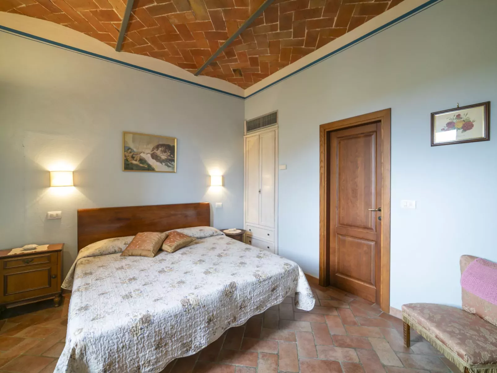 Le Rondini-Inside