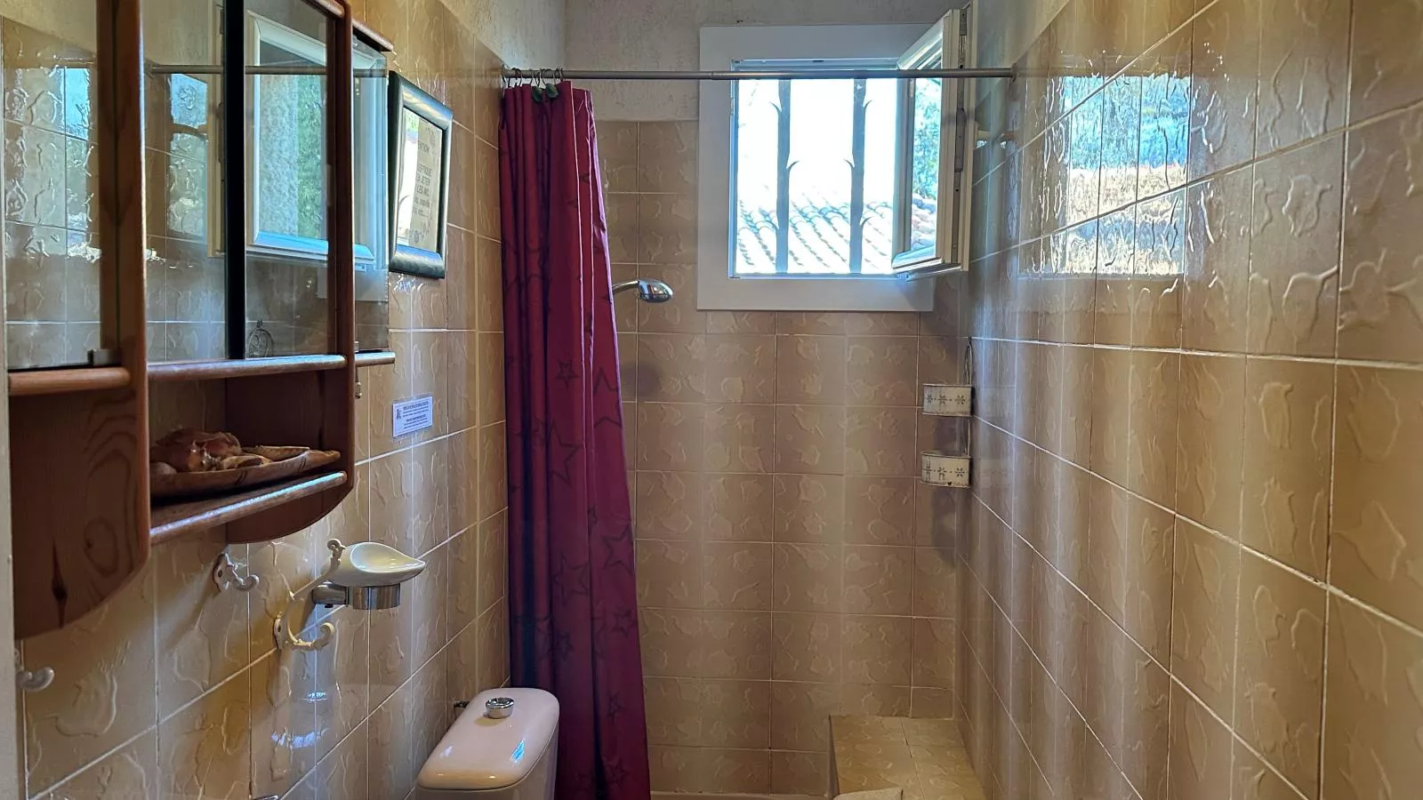 Le clos de la Tuf-Bathroom