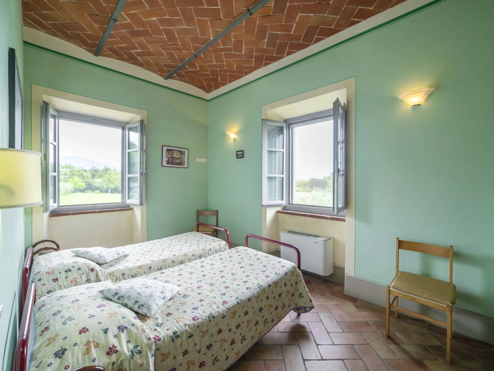 Le Rondini-Inside