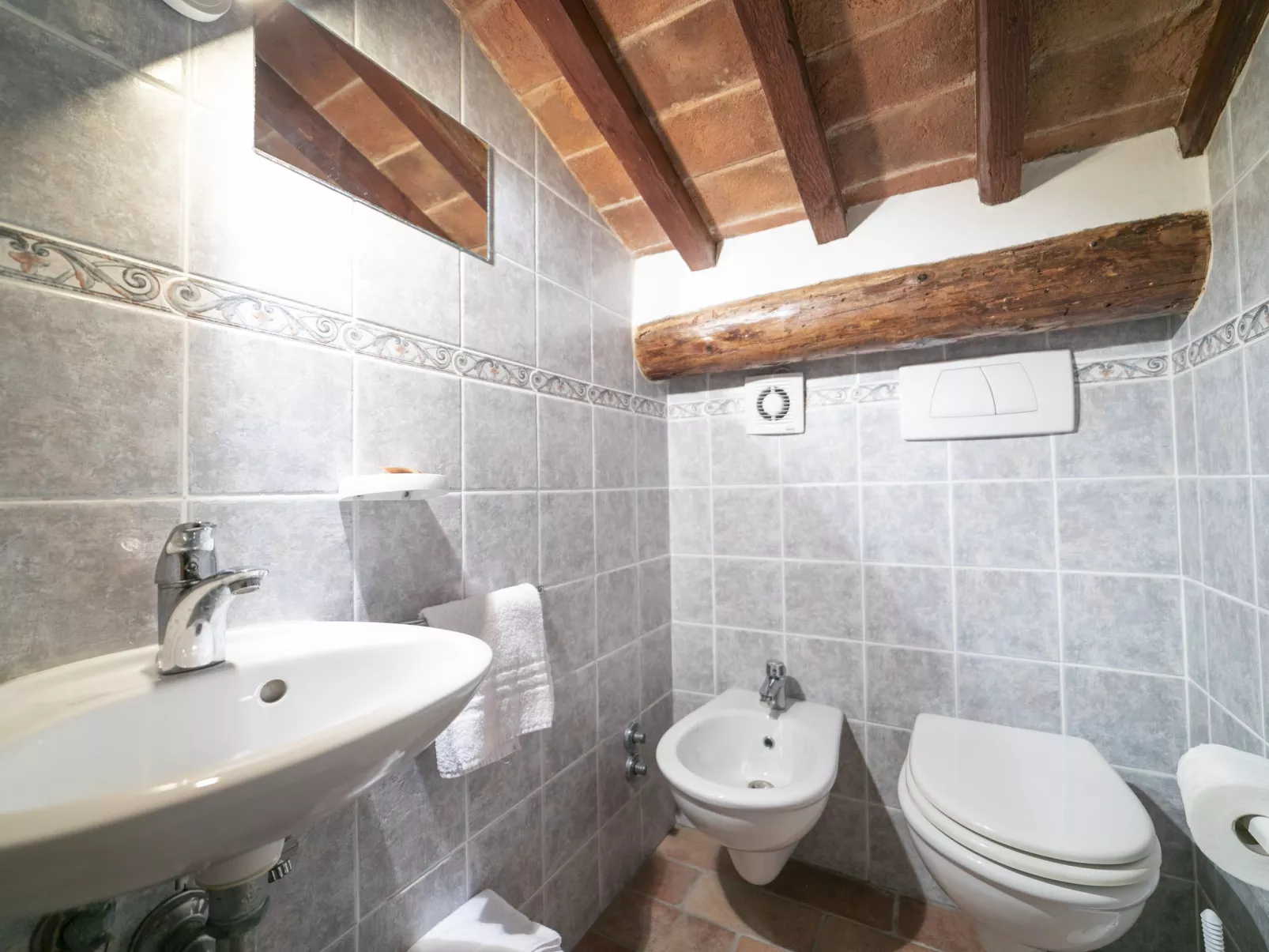 Le Rondini-Inside