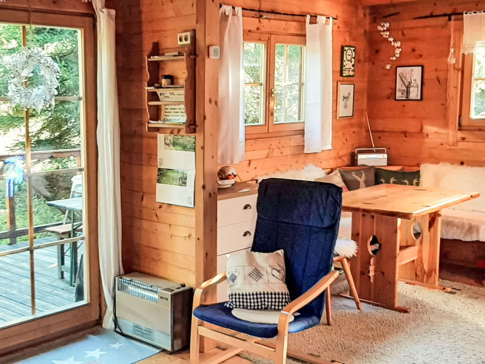 Zirbenwaldhütt´n-Drinnen