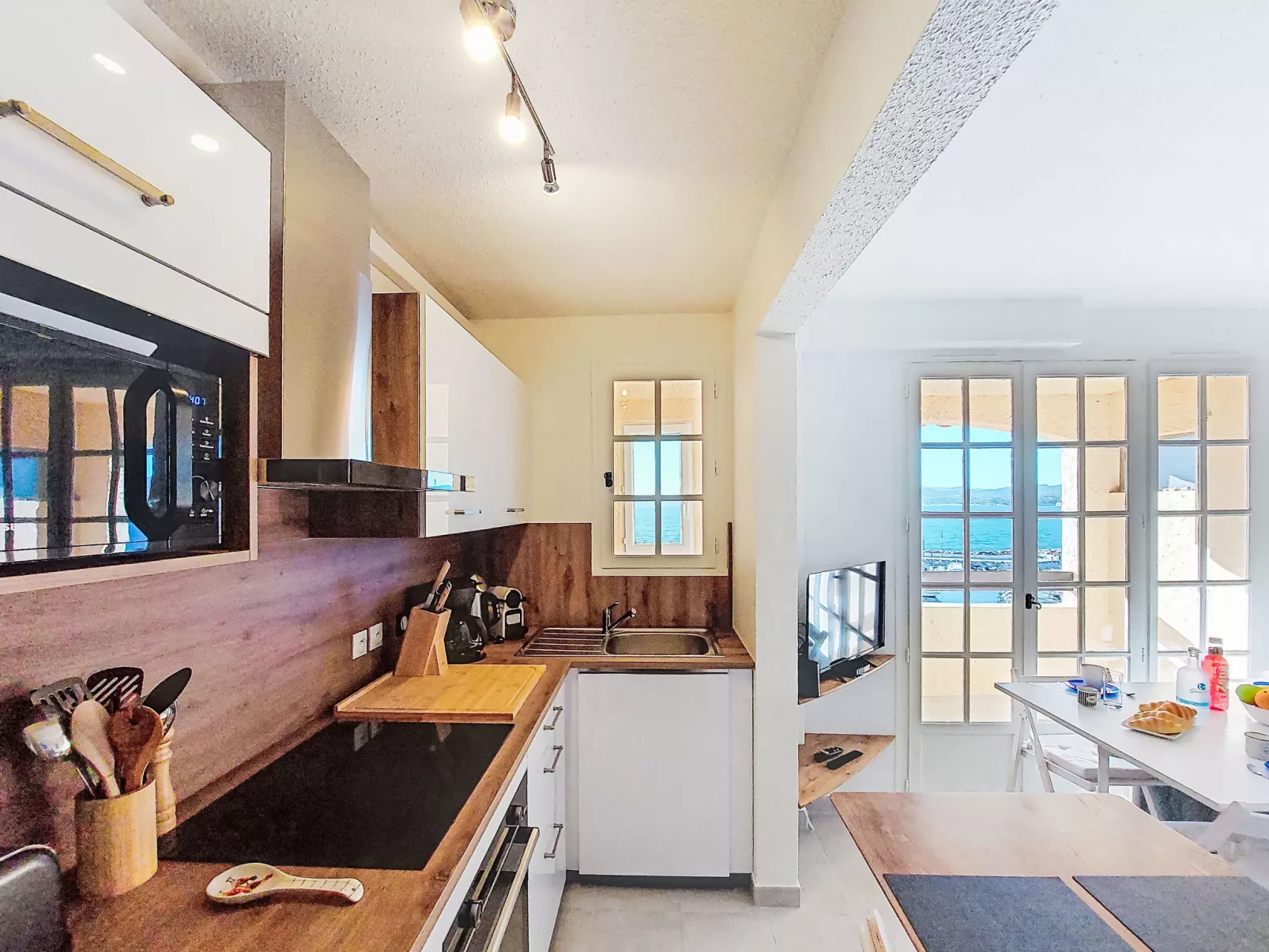 Château de la Madrague-Drinnen