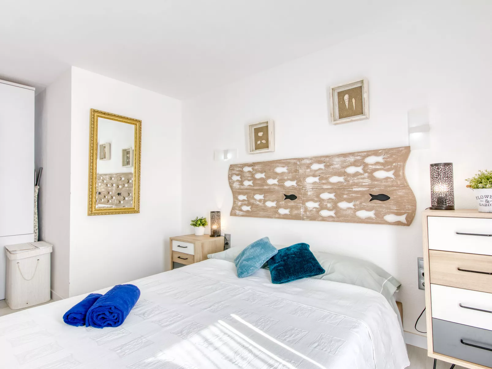 Port L'escala-Inside