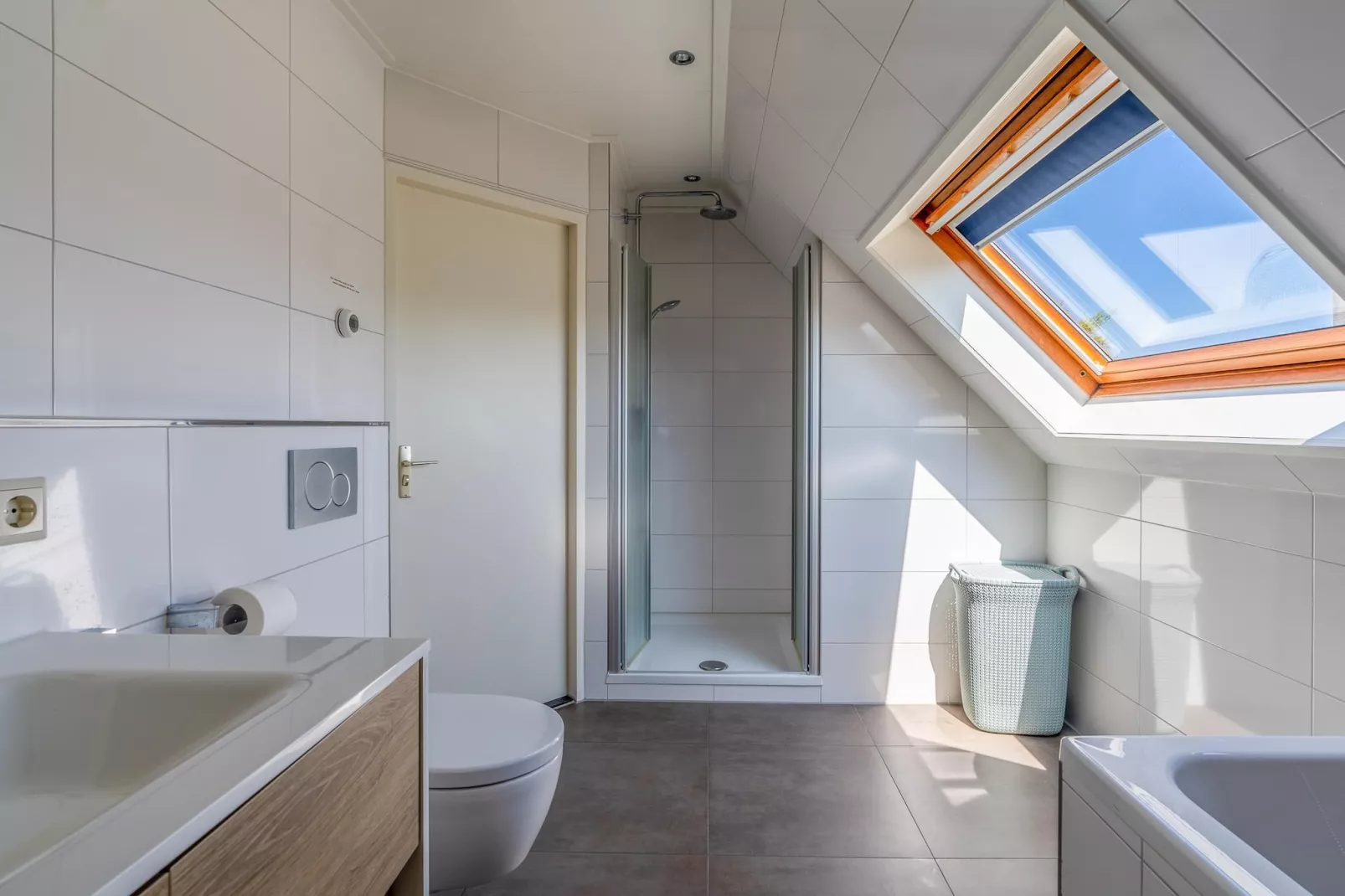 Kamperfoelie 63-Piscine