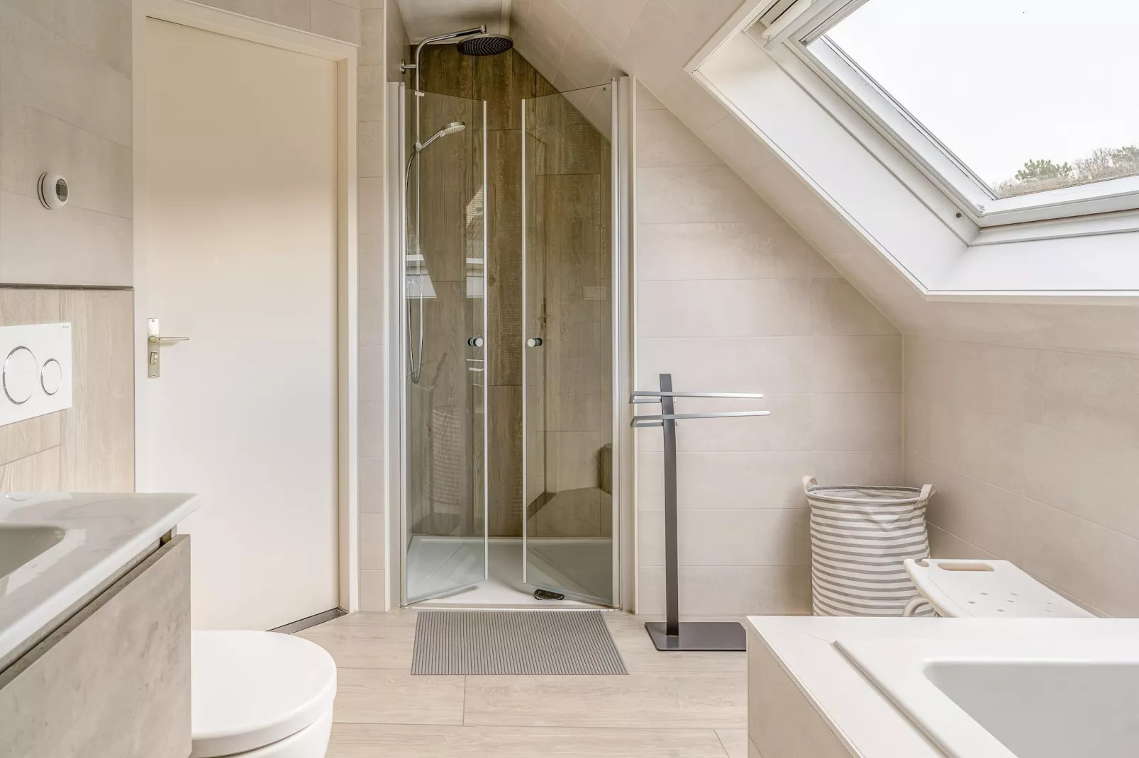 Kamperfoelie 83-Badezimmer