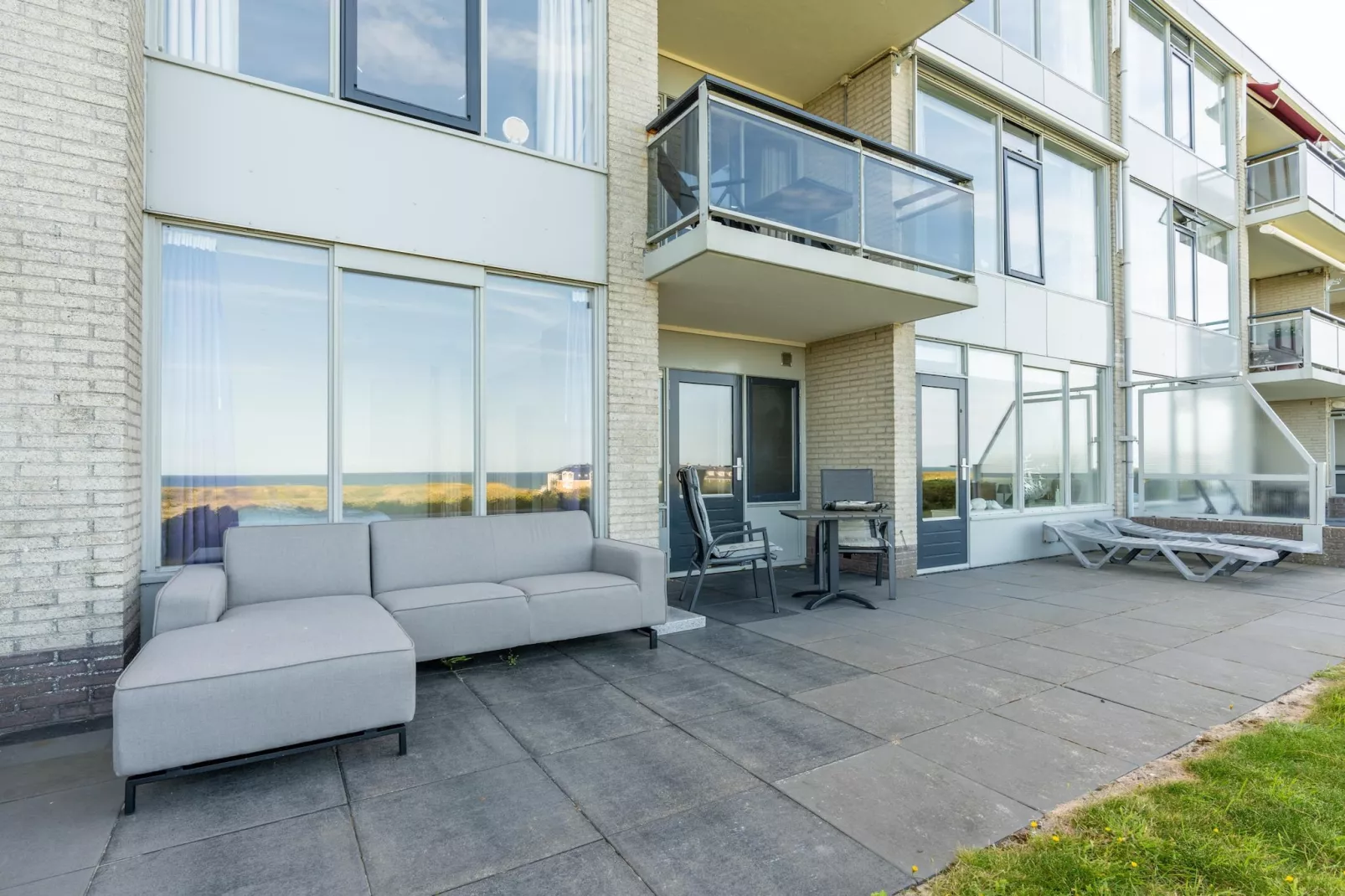 Juliana 064-Terrace balcony