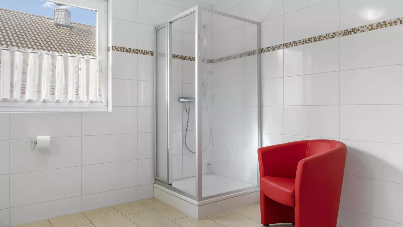 Windflüchter rechts-Badezimmer