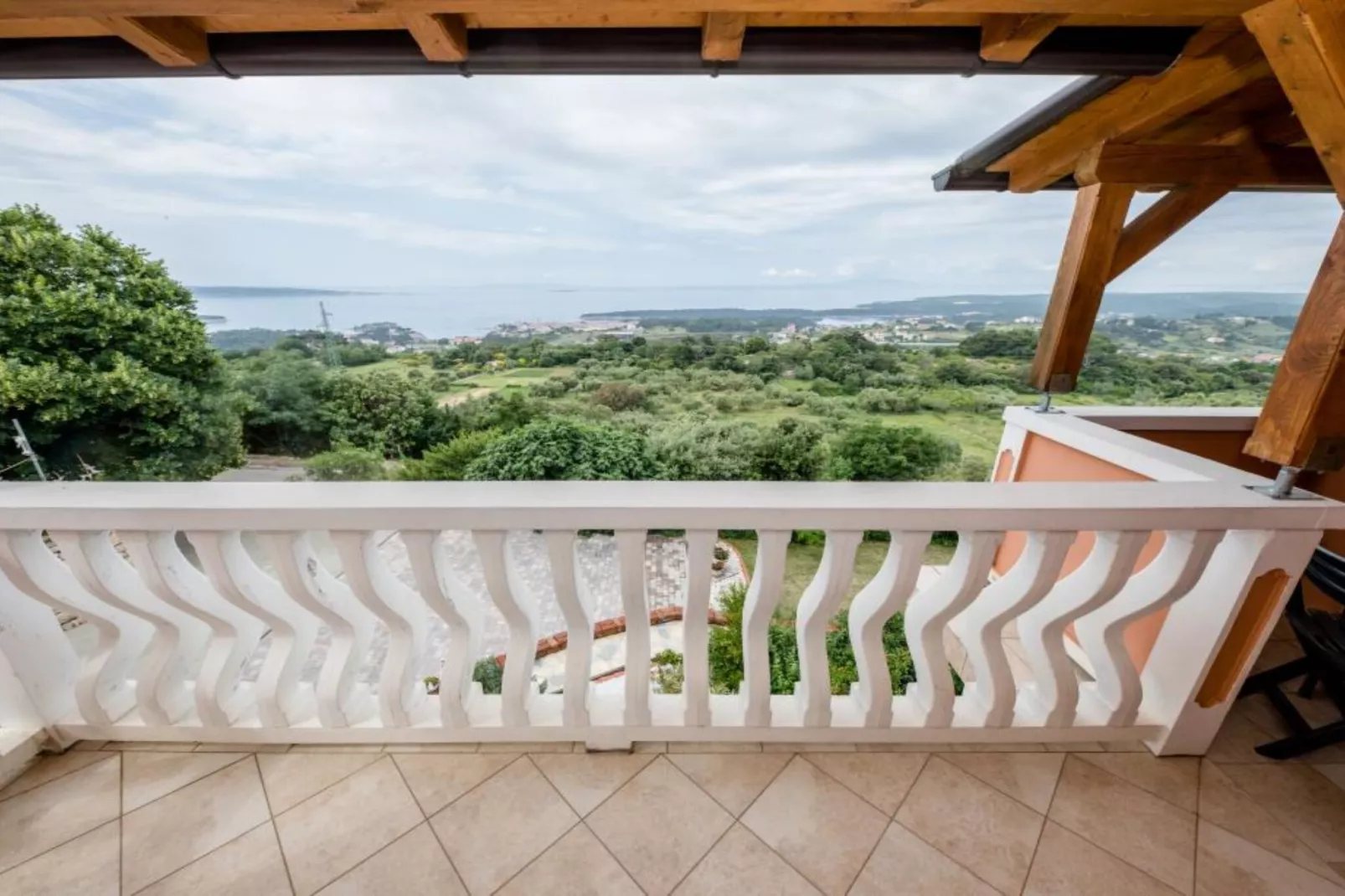 One Bedroom Apartment with Terrace 3-Terrace balcony