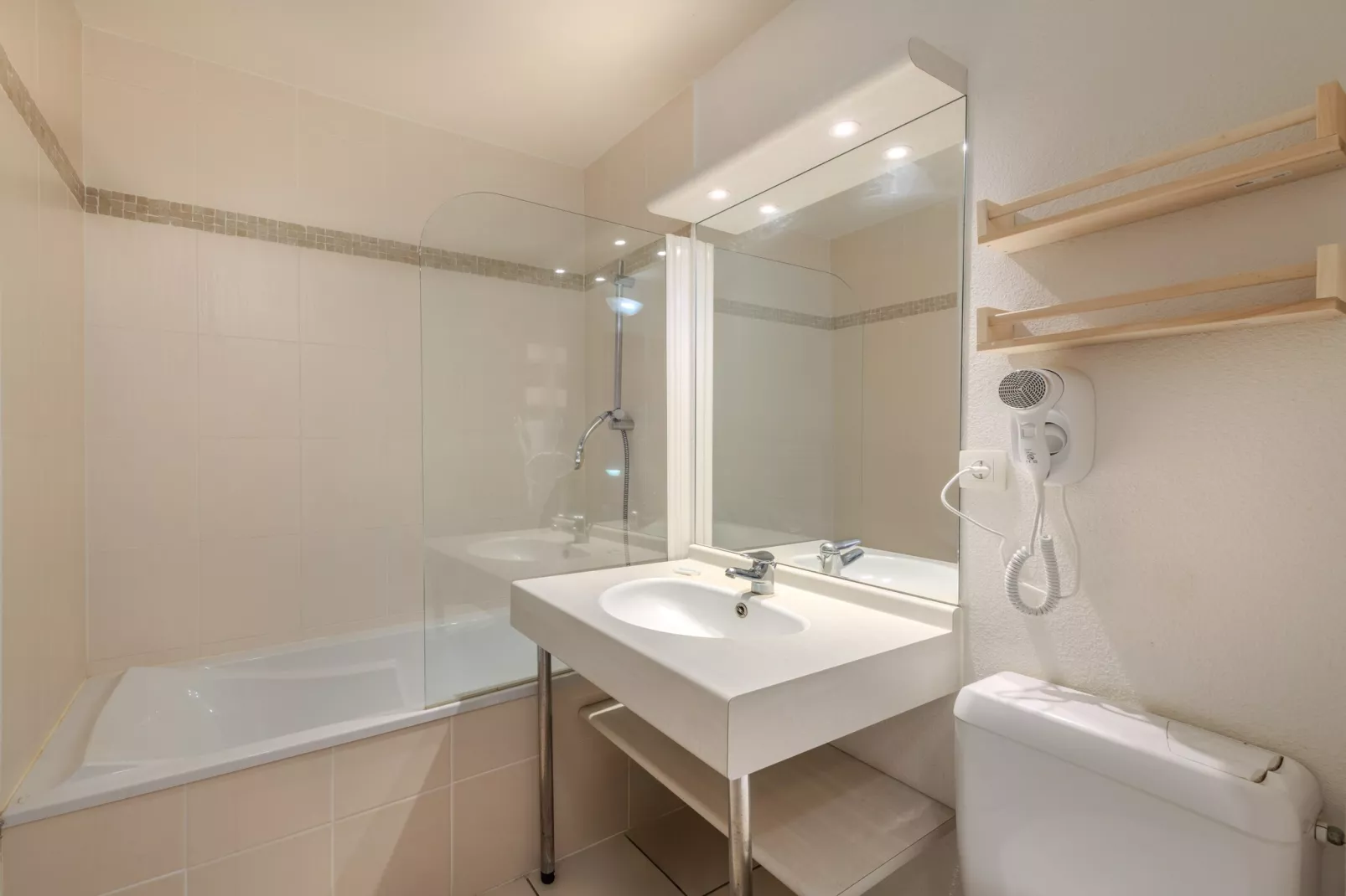 D. de Bertheaume N°413 - 2P5-Badezimmer