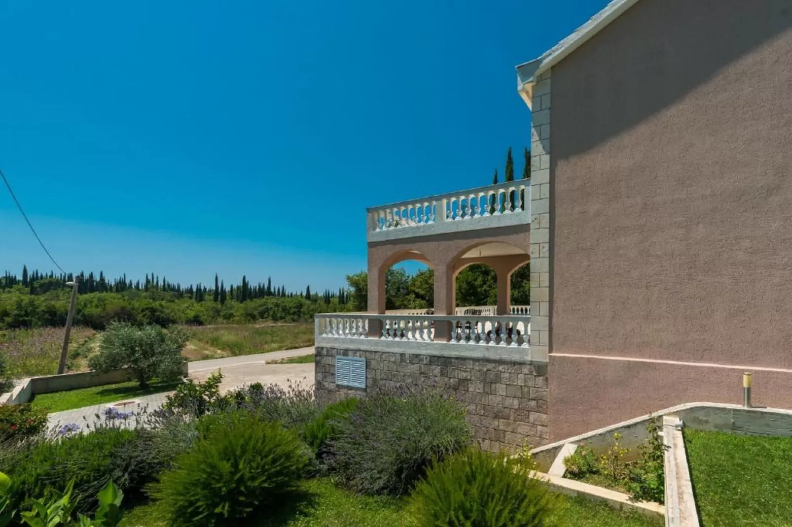 Apartments Villa Harmonia - Comfort One-Bedroom Apartment with Balcony and Shared Pool-Extérieur