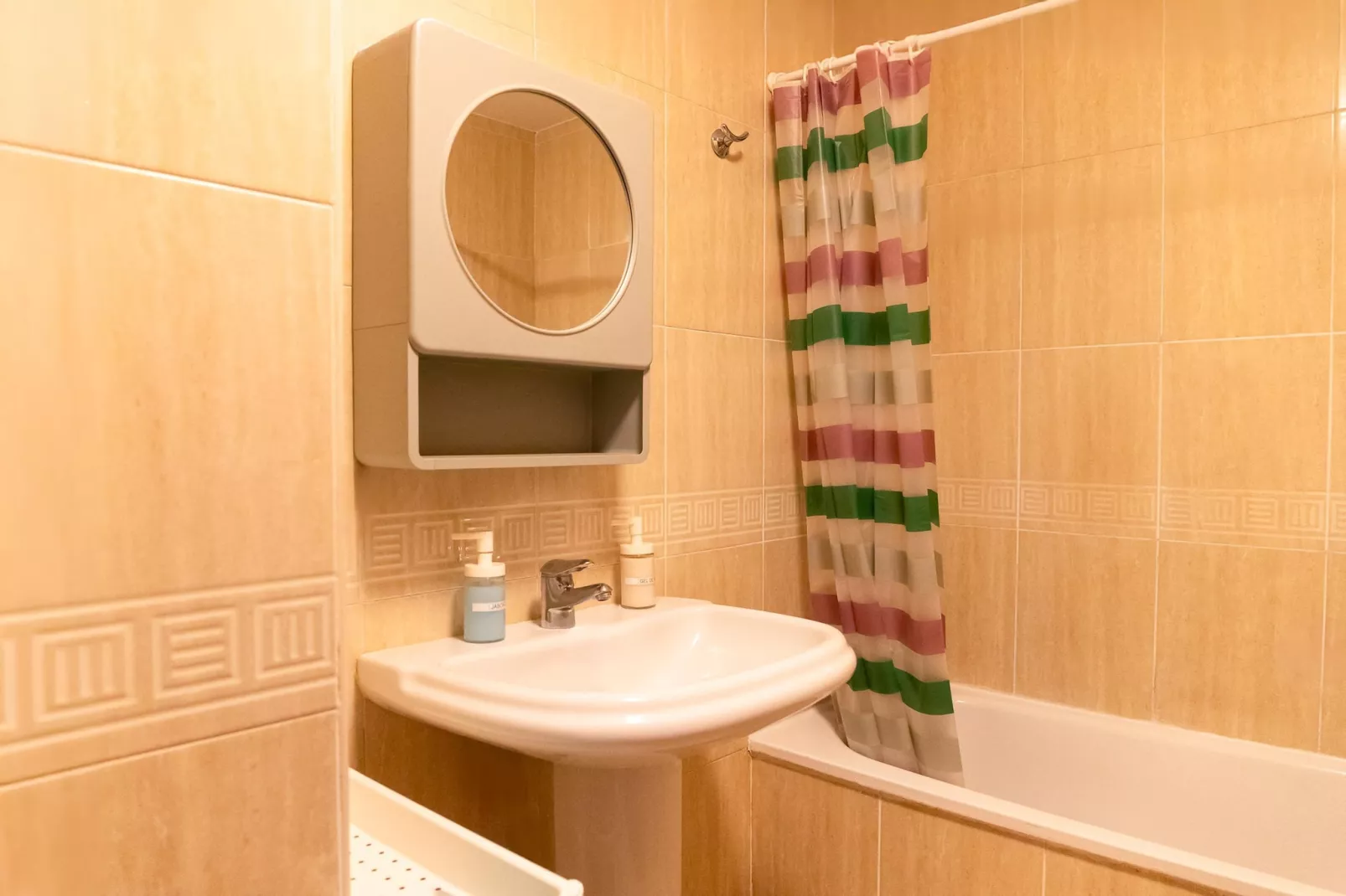 CT 386 AL - Faro's Roquetas Beach Apartment-Badezimmer