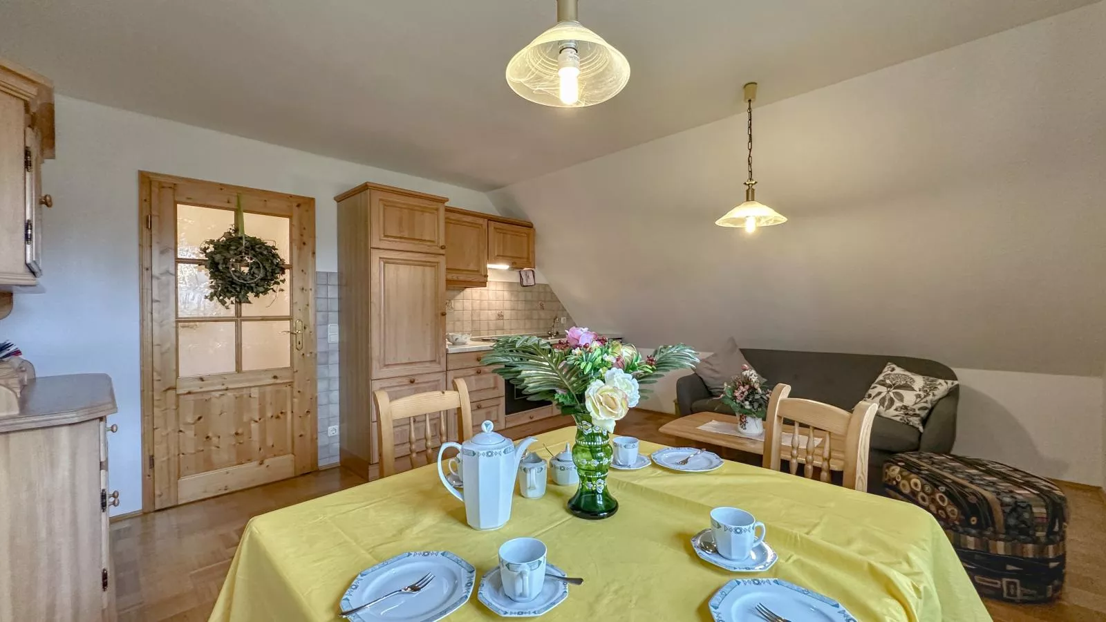 Blumenhof-Dining room