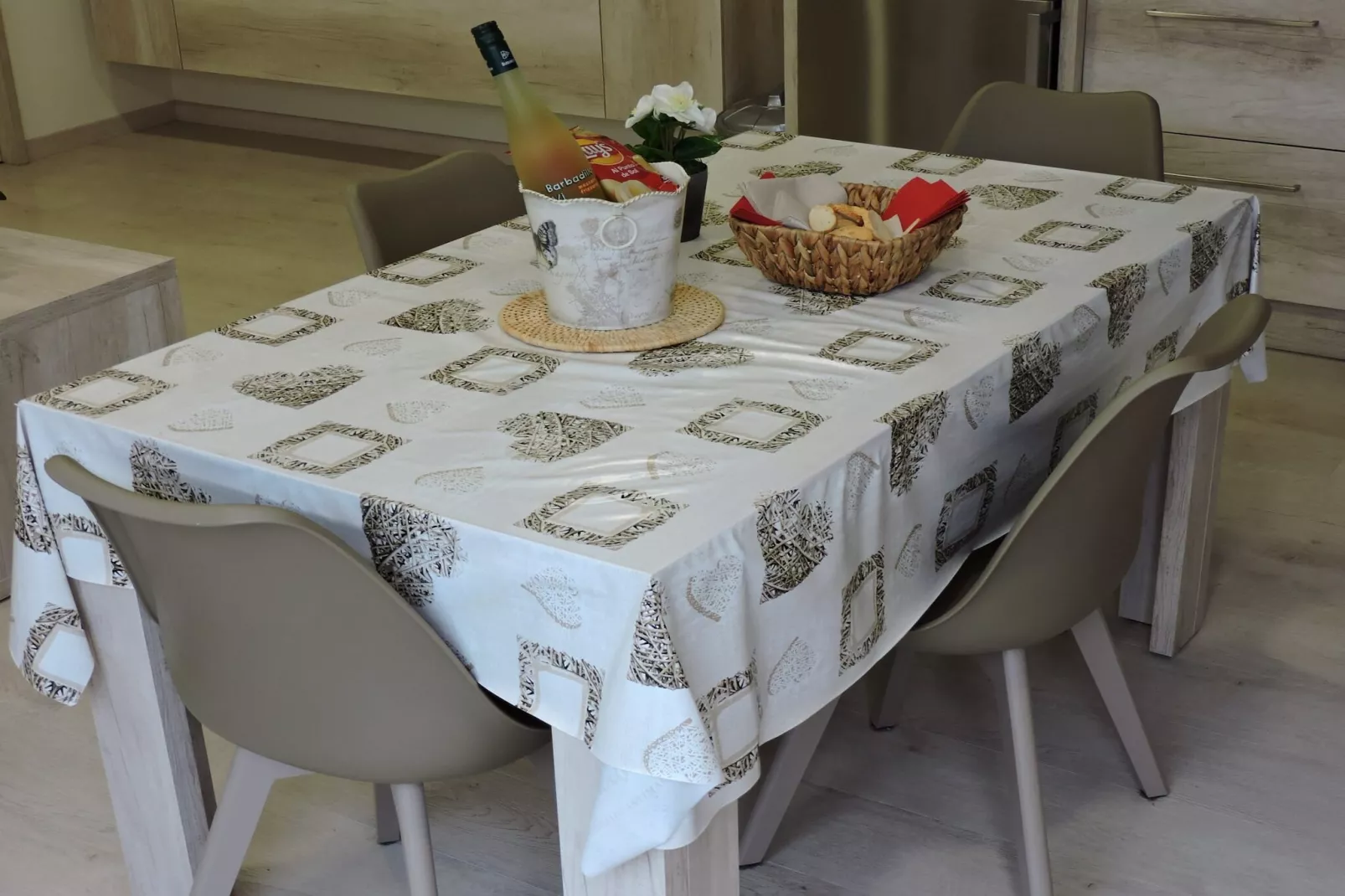 Casa rural La Costana de Barbadillo ONLY ADULTS-Esszimmer