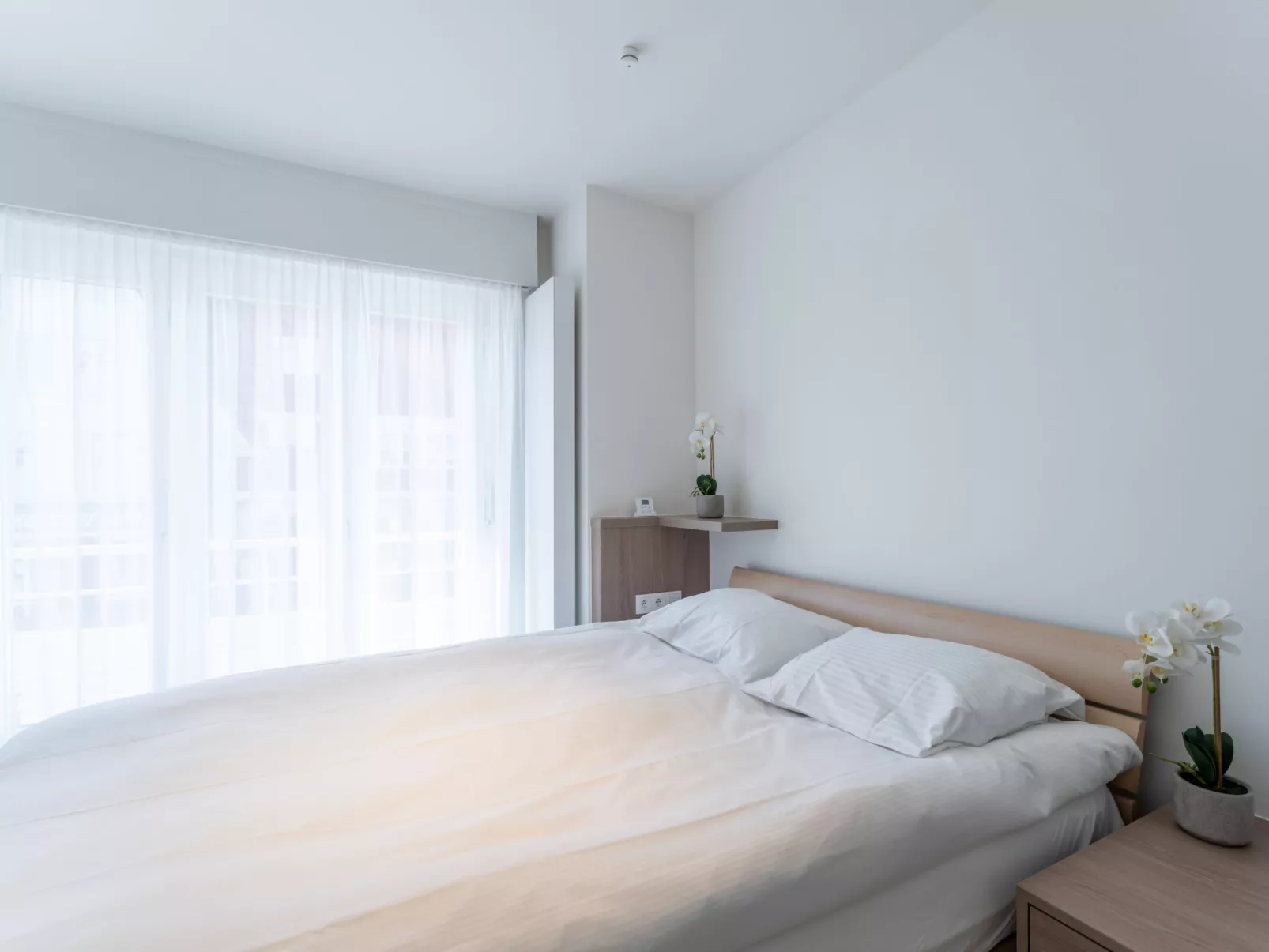 Marie Antoinette close by the sea-Inside