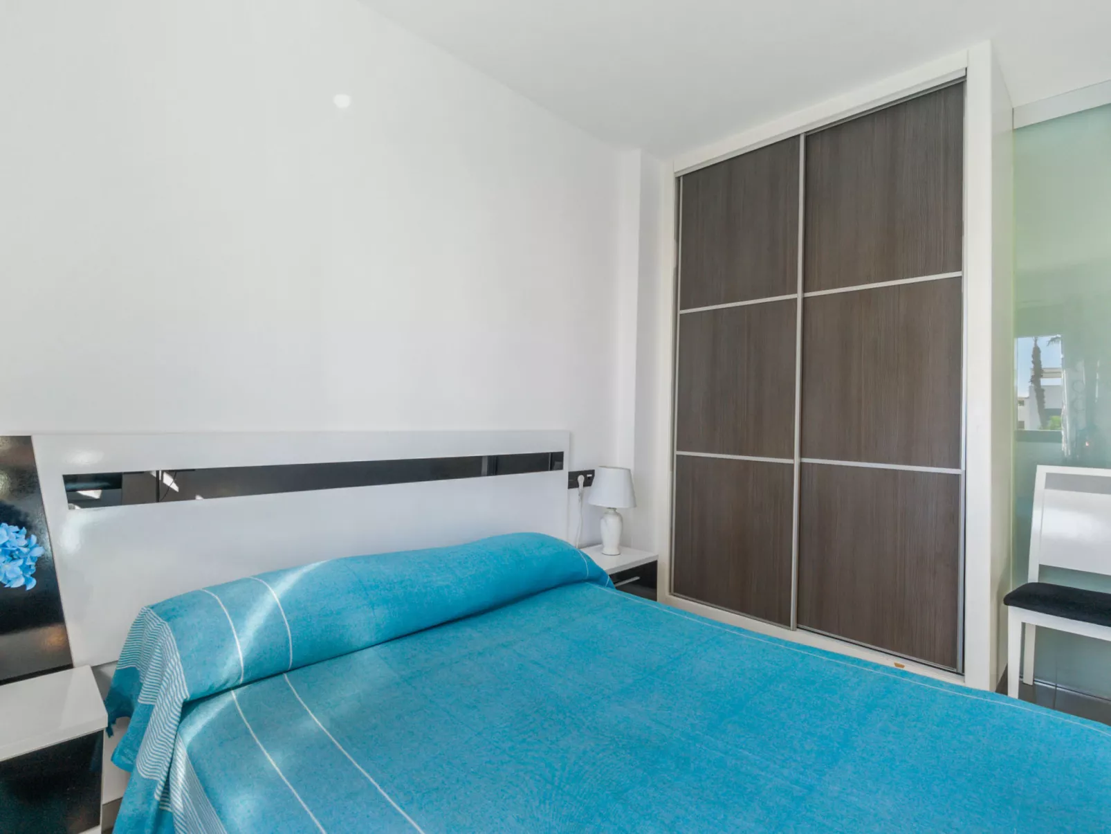 Oasis Beach 1-Drinnen