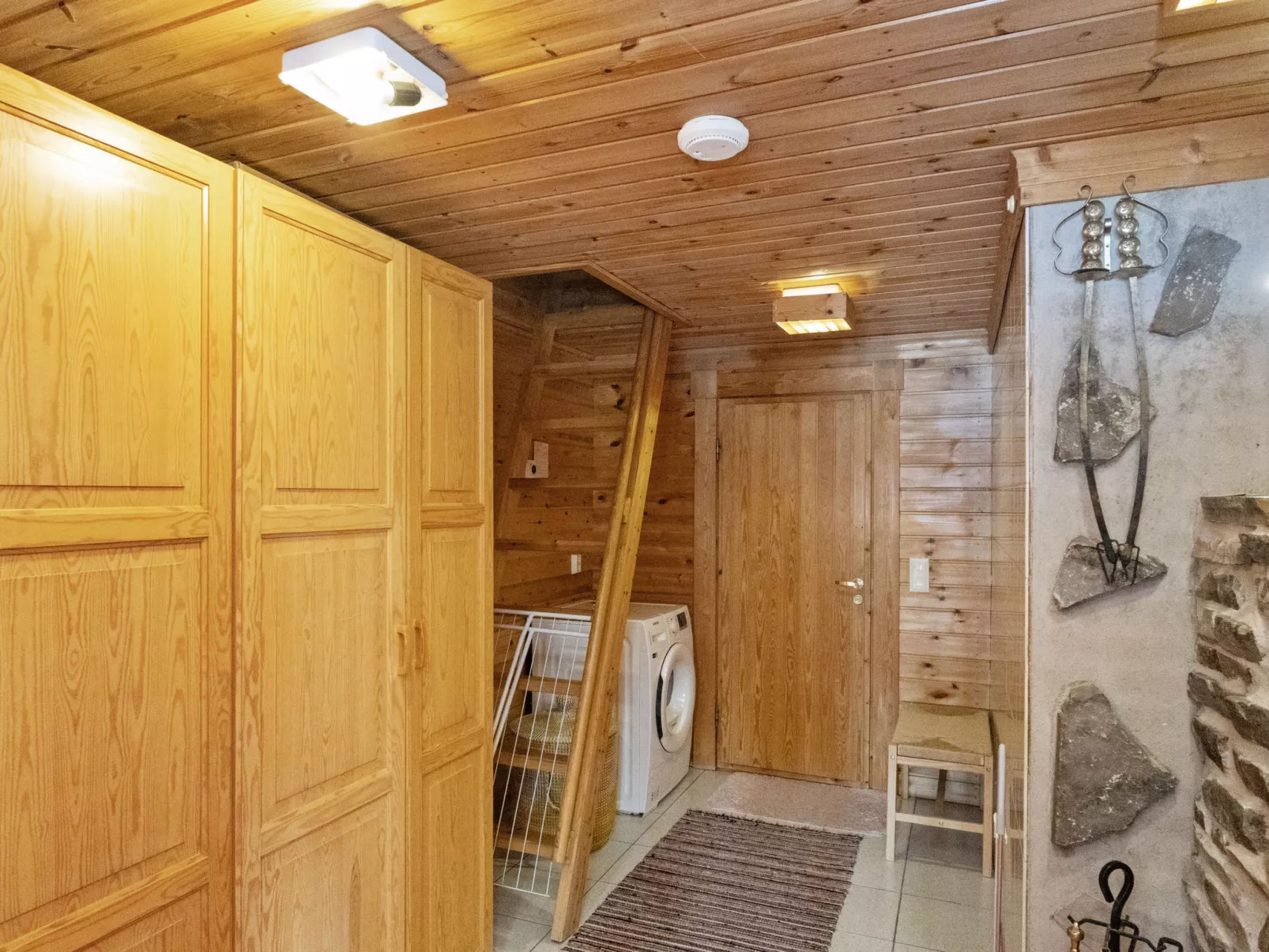 Ahvenmäki b-Drinnen