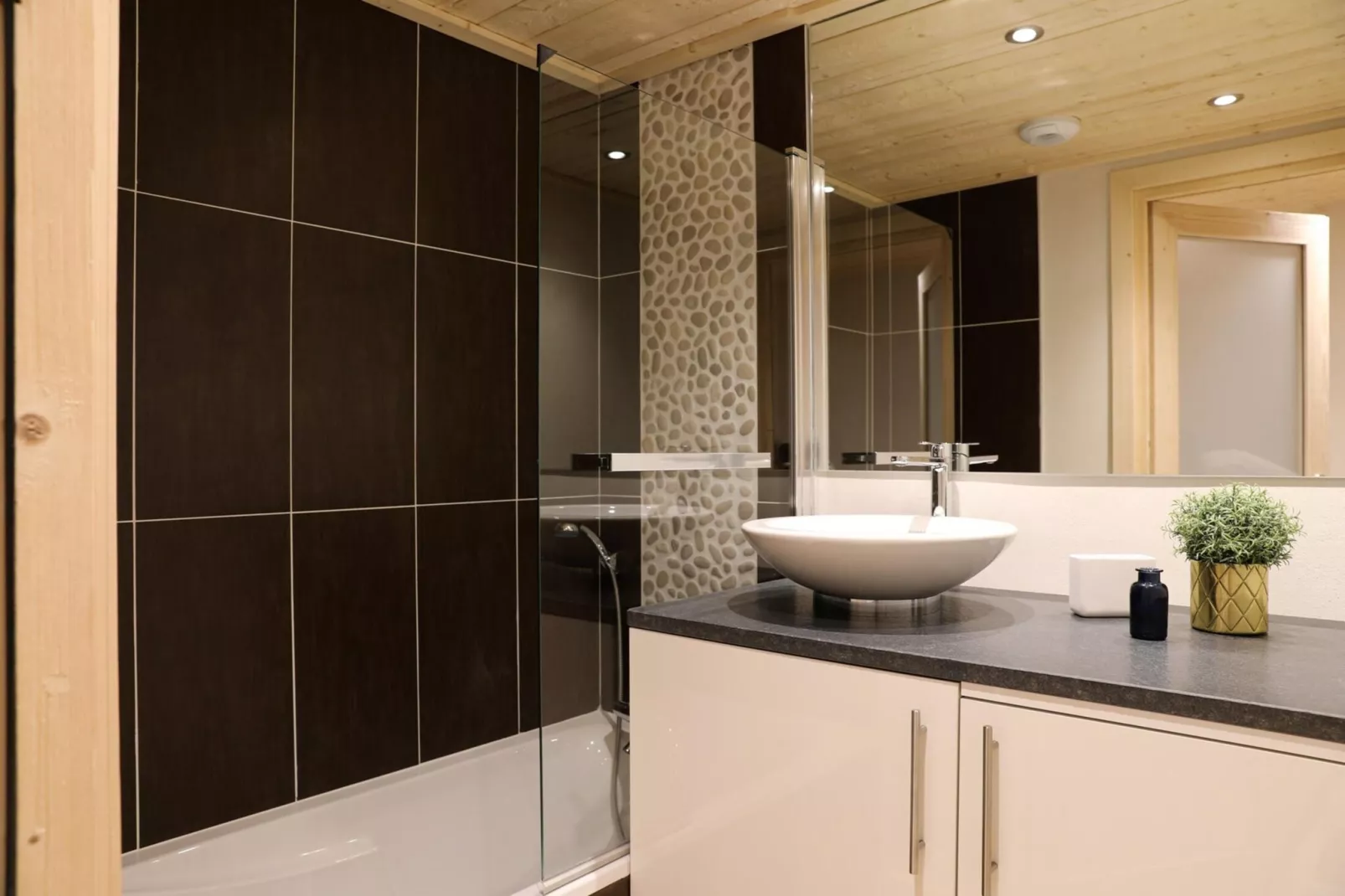 Blaitiere 6-Bathroom