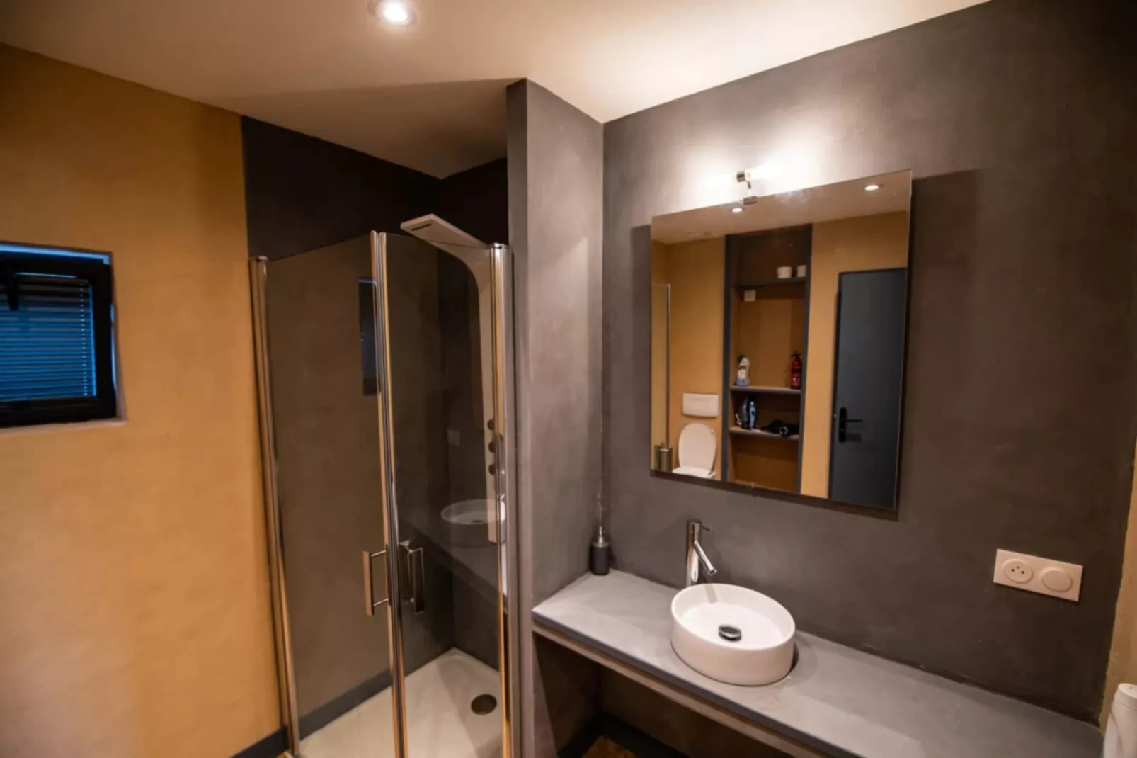 Barre des Dourbes-Badezimmer