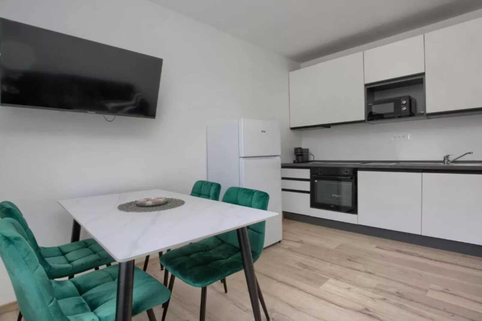 Apartments Mons - Two Bedroom Apartment With Terrace (A2)-Im Freien