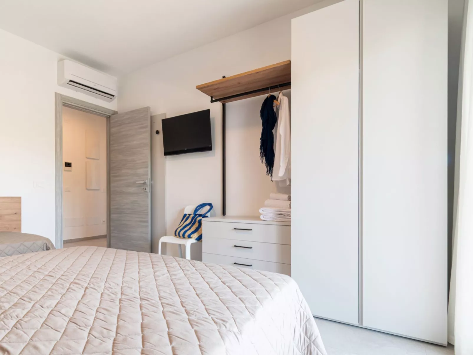 One Life Suites-Inside