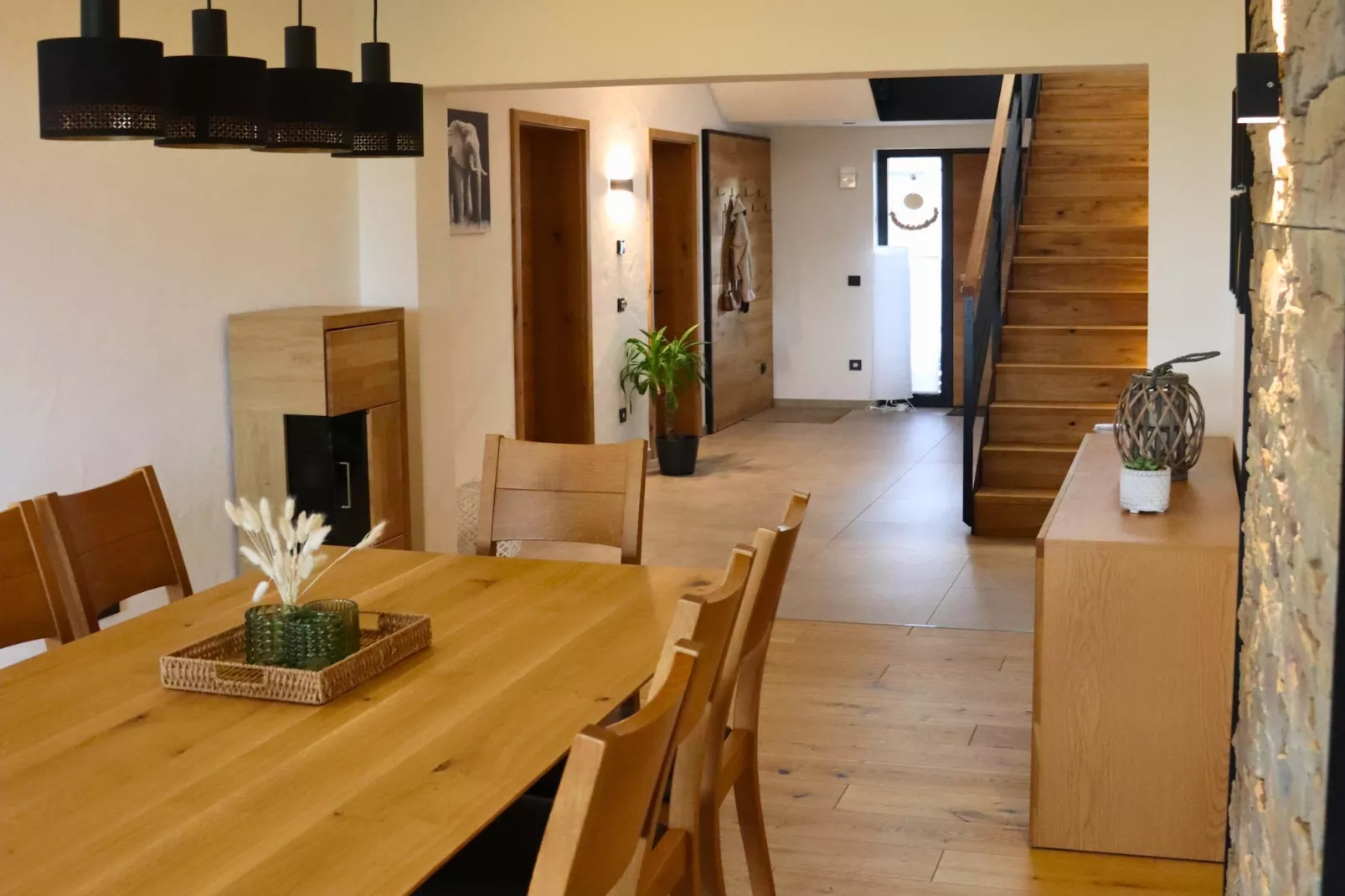 Eifel-Finca mit Whirlpool und Gartenlounge-Dining room