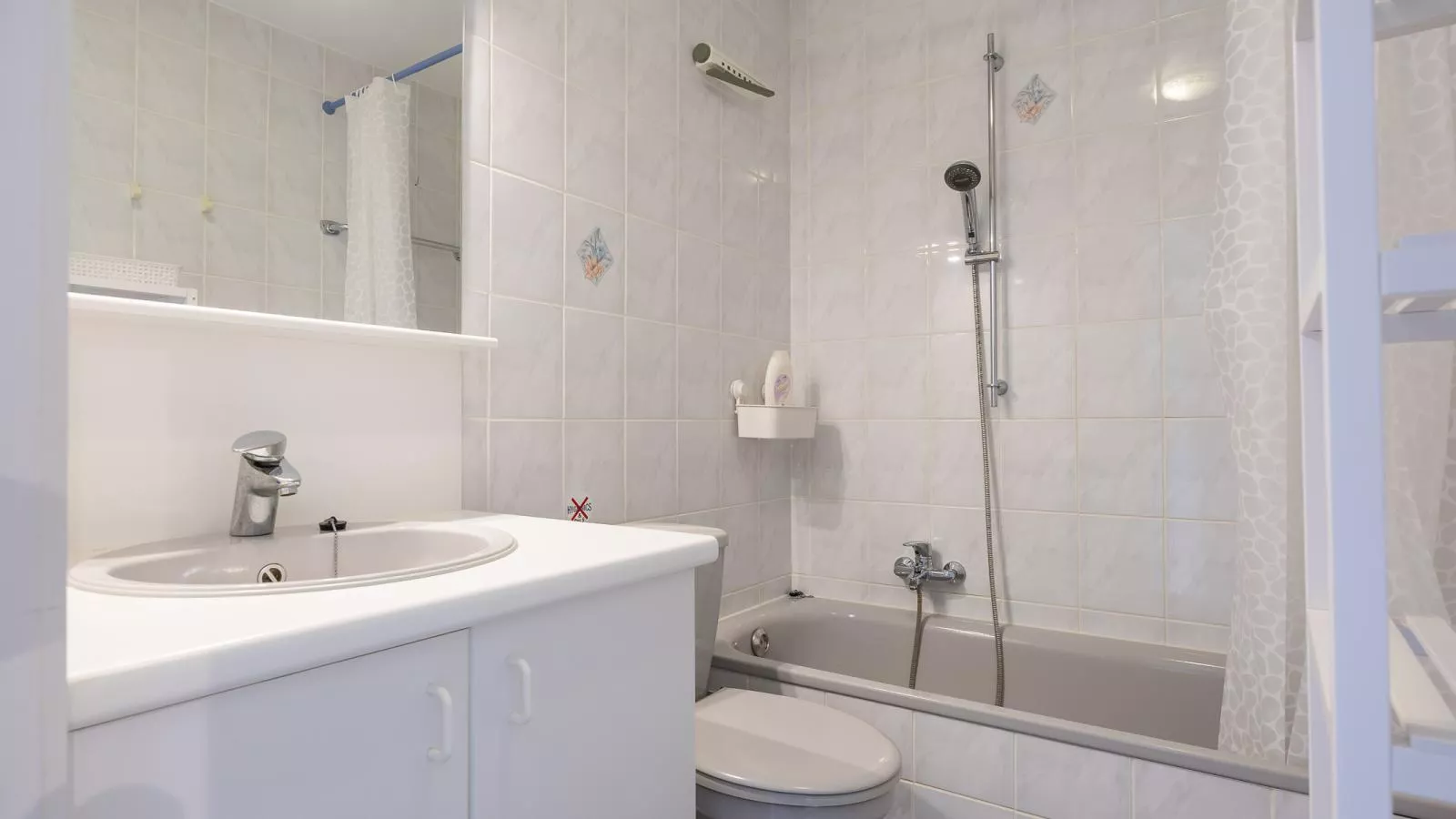 Green Garden blok 7 - 0002  box 134-Bathroom