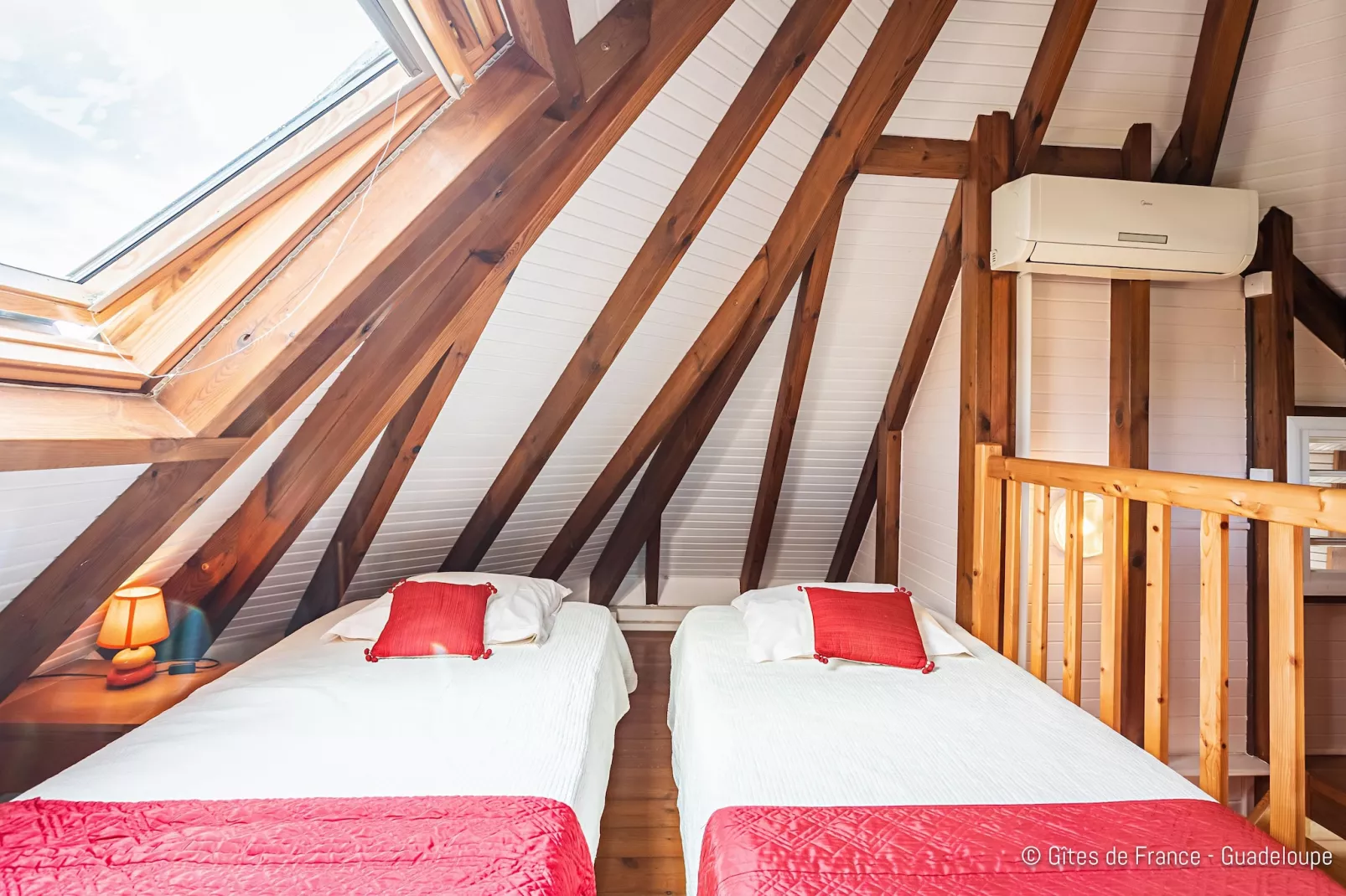 Paradise Bay Bungalow cosy bord de mer et piscine-Bedroom