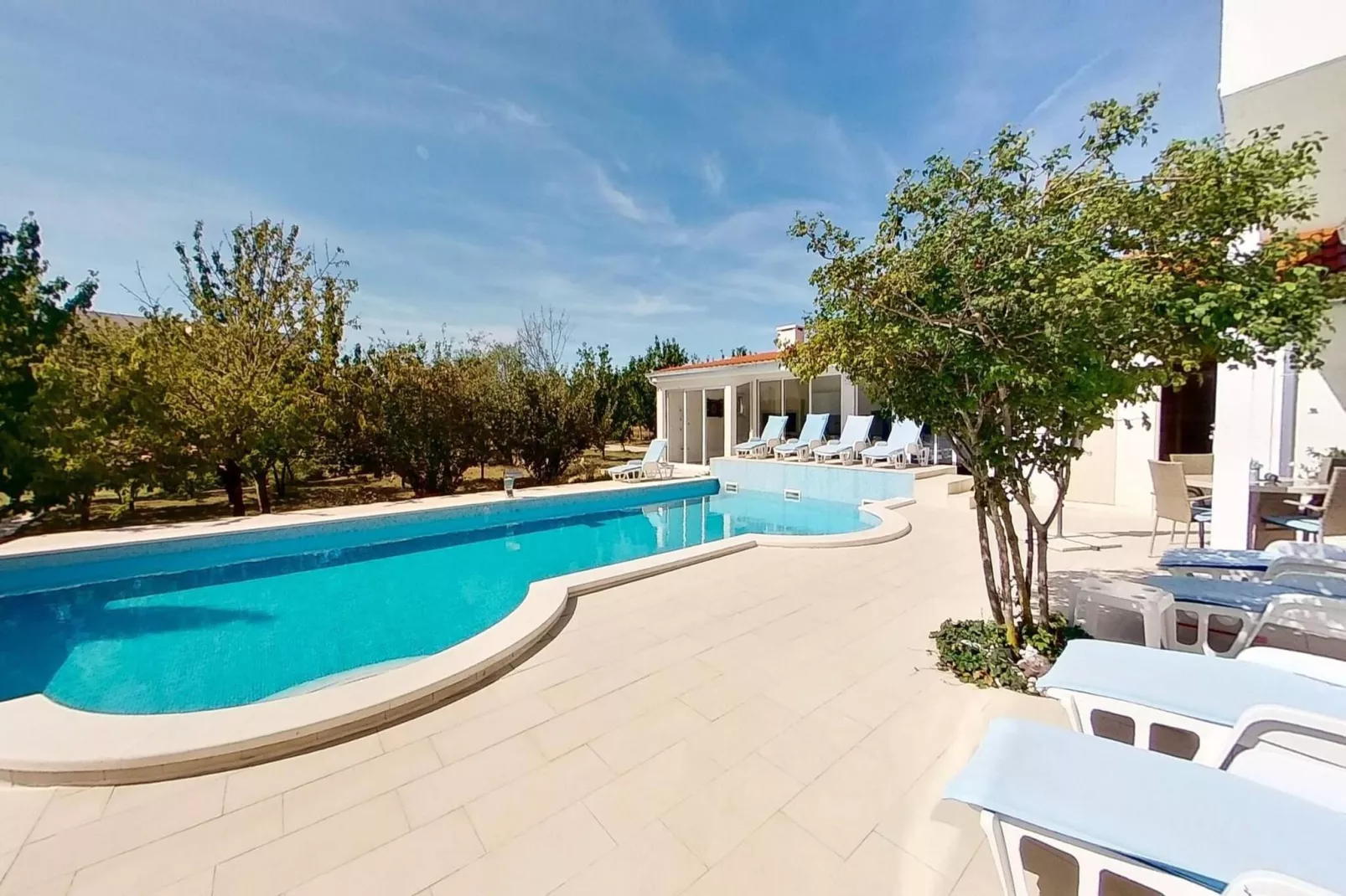 Sport & Spa Villa Neoric-Schwimmbad