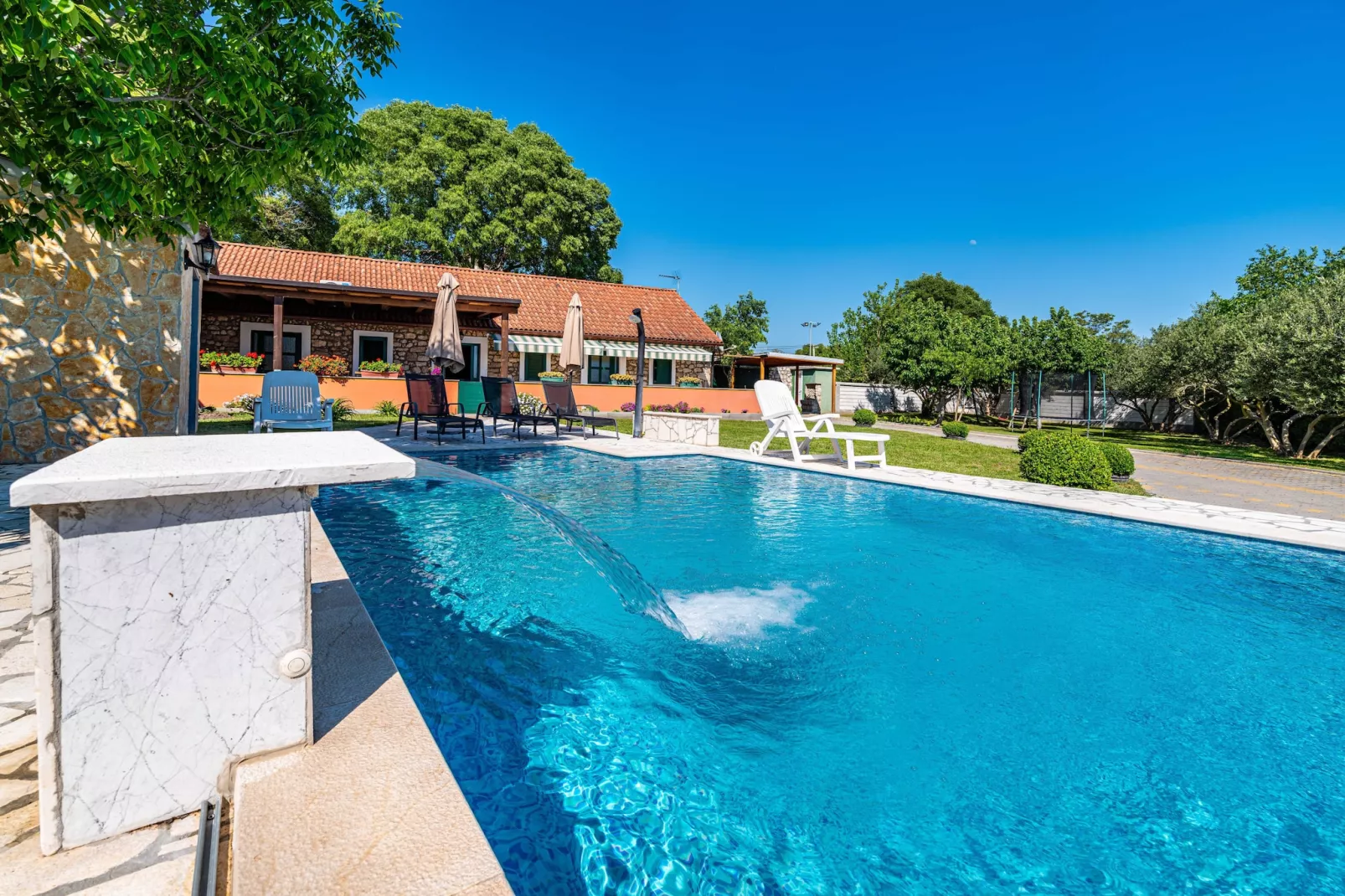 Authentic stone house Momo-Swimming pool