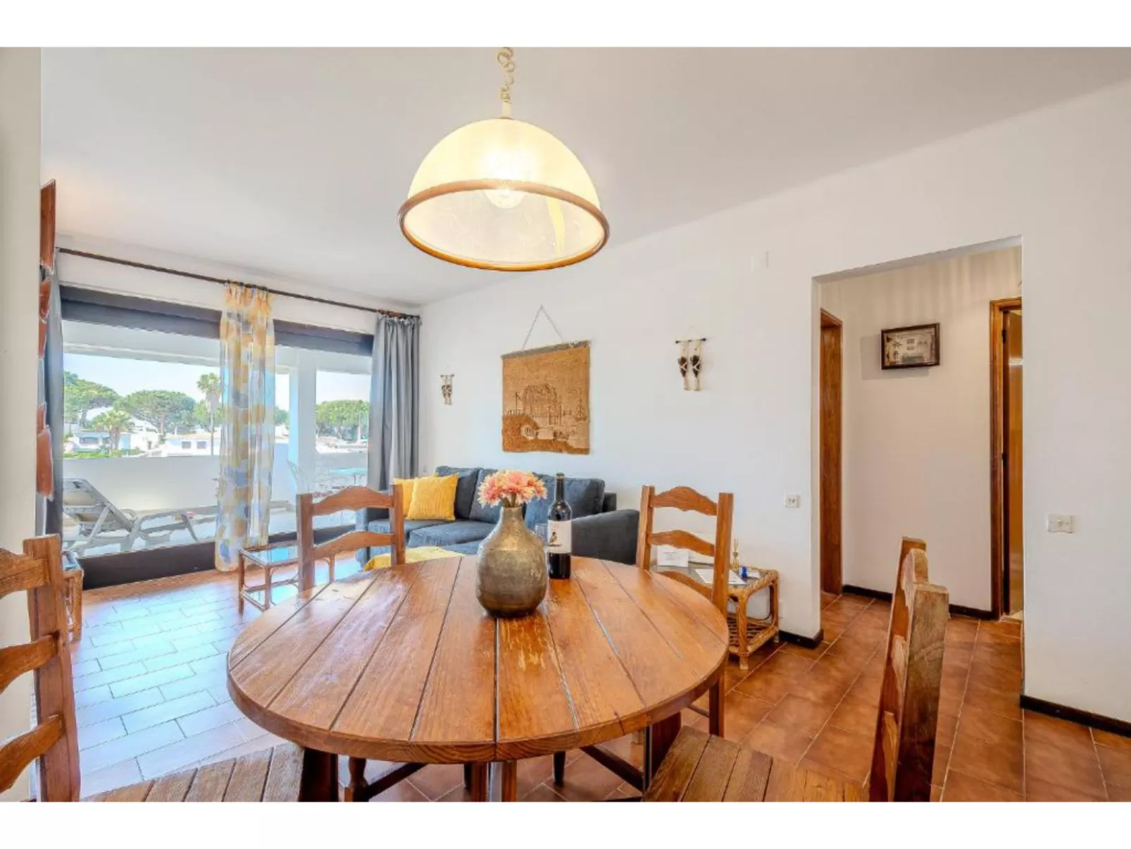 Ivone - Sunny Way-Dedans