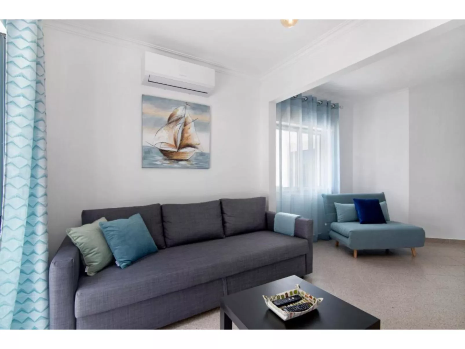 Jade-Sunny Way-Inside