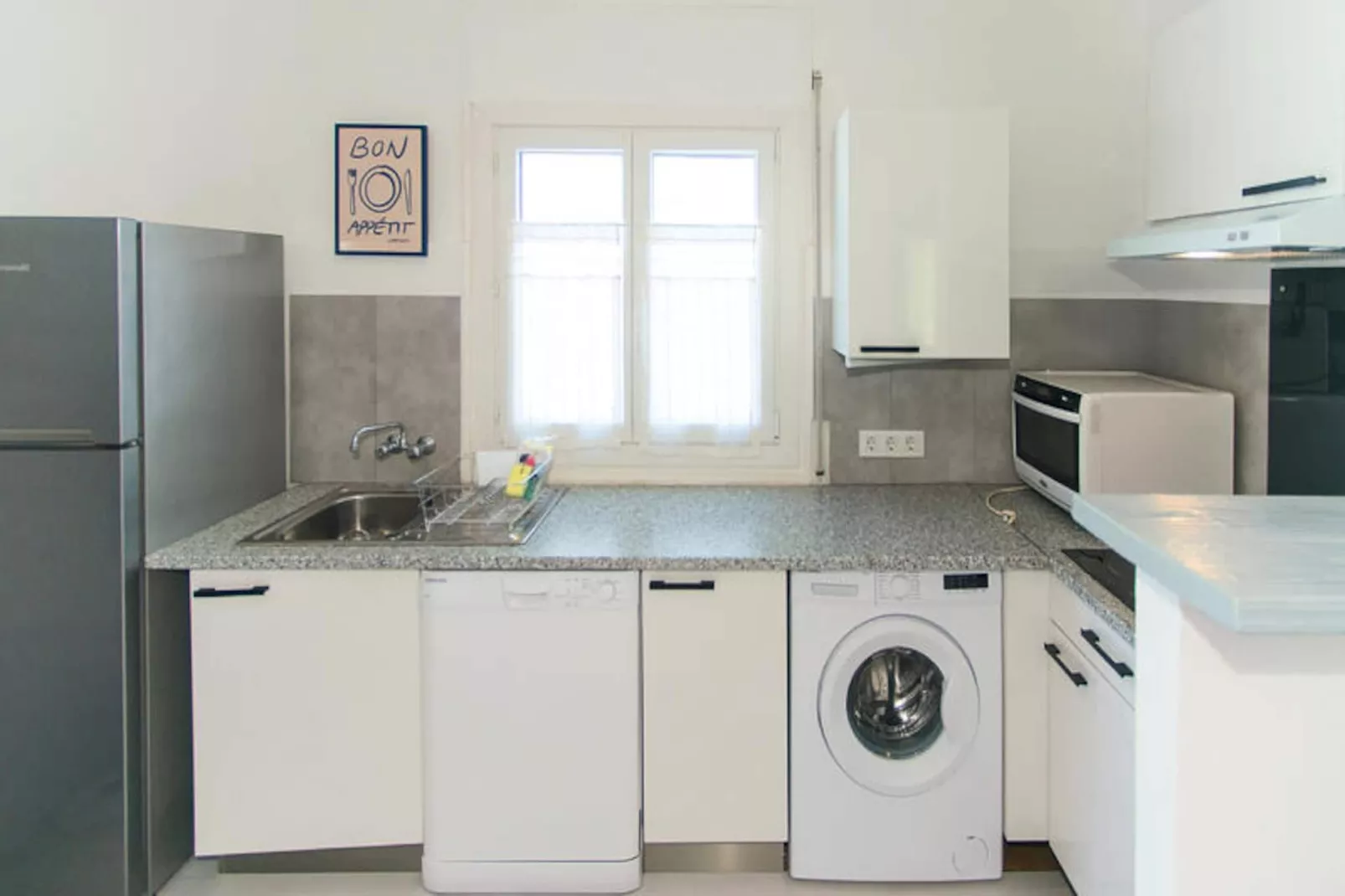 Maison à Roses-Untagged