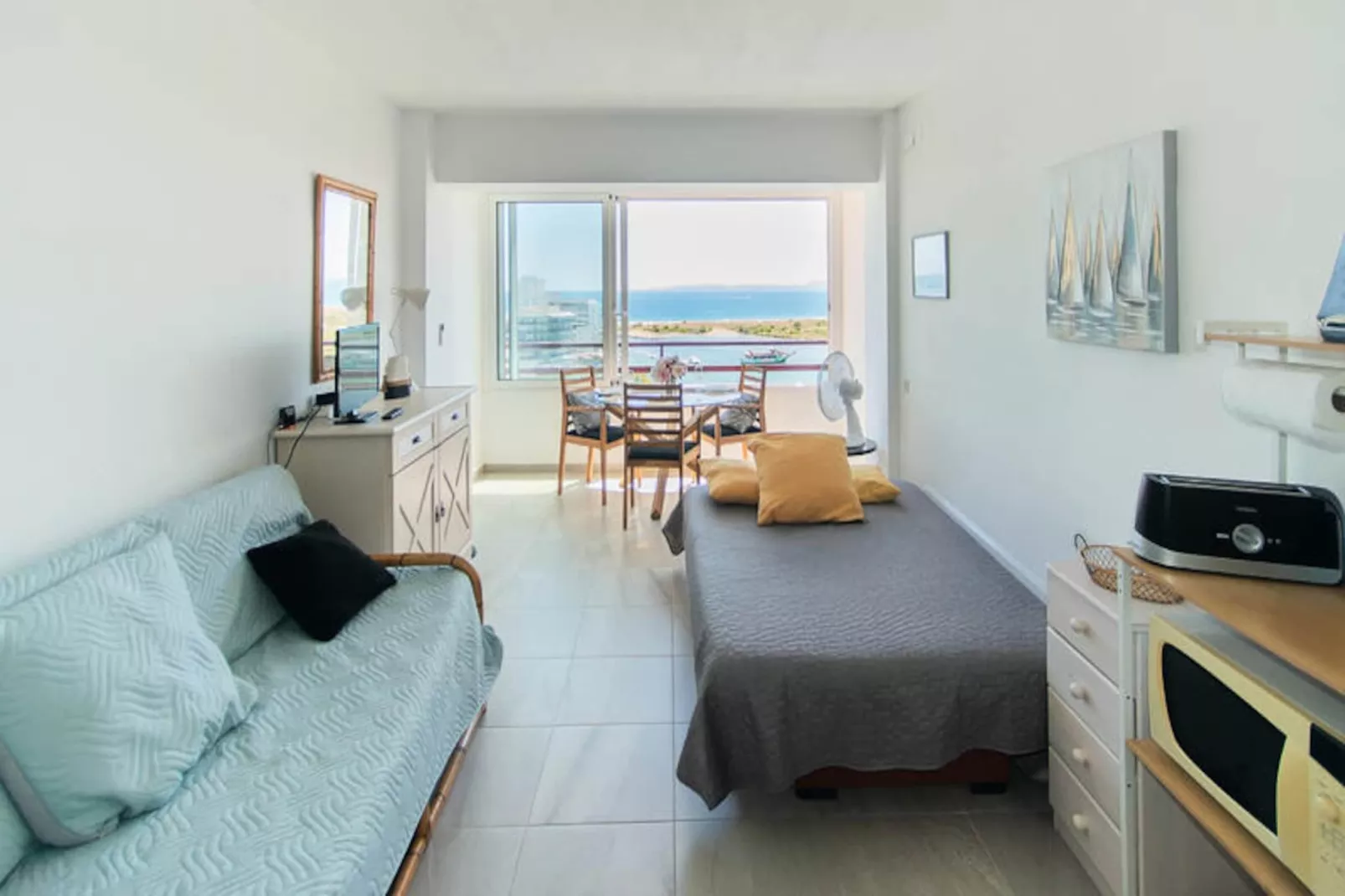 Studio à Roses-Untagged