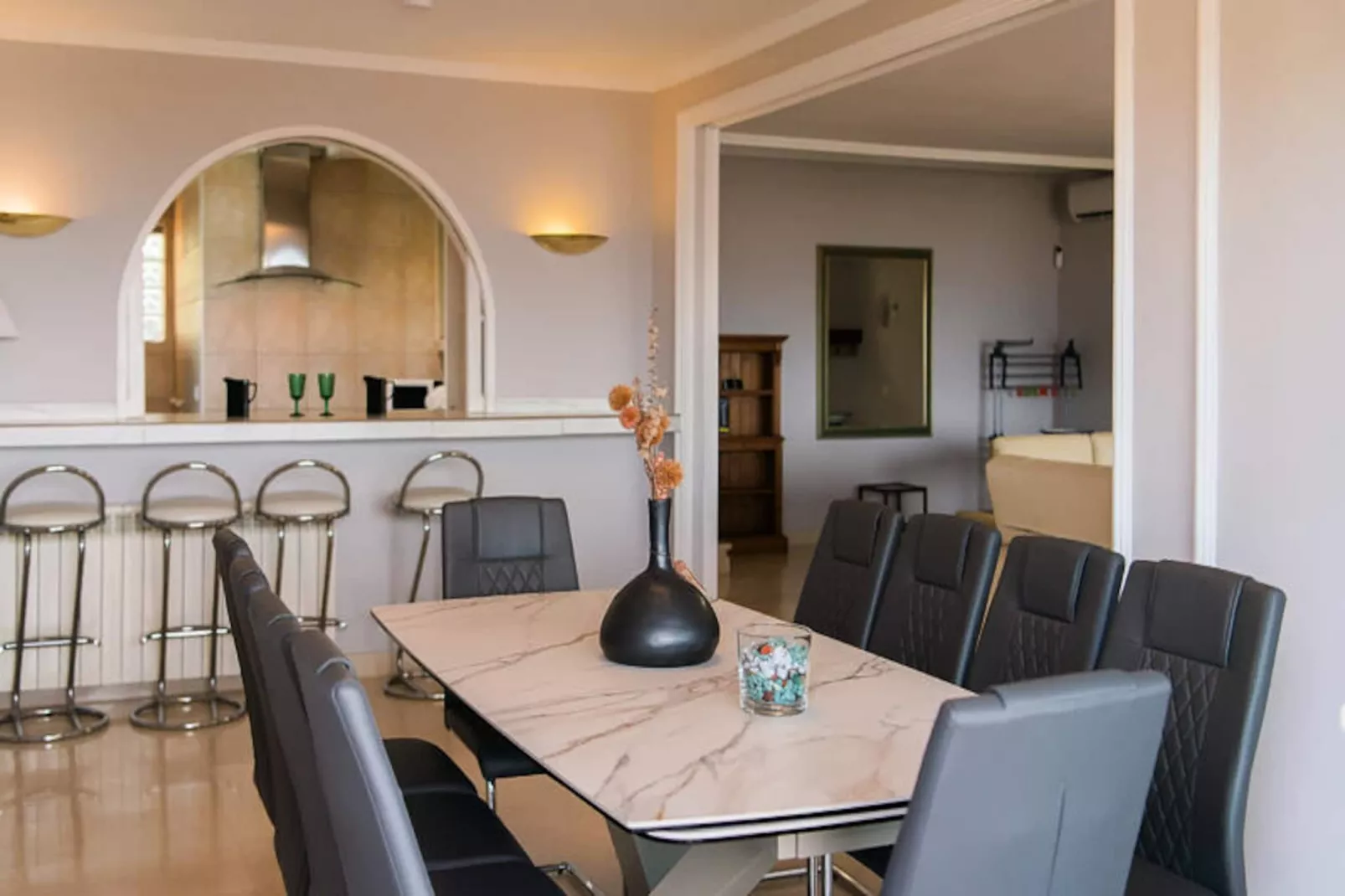 Maison à Roses-Nicht zugeordnet