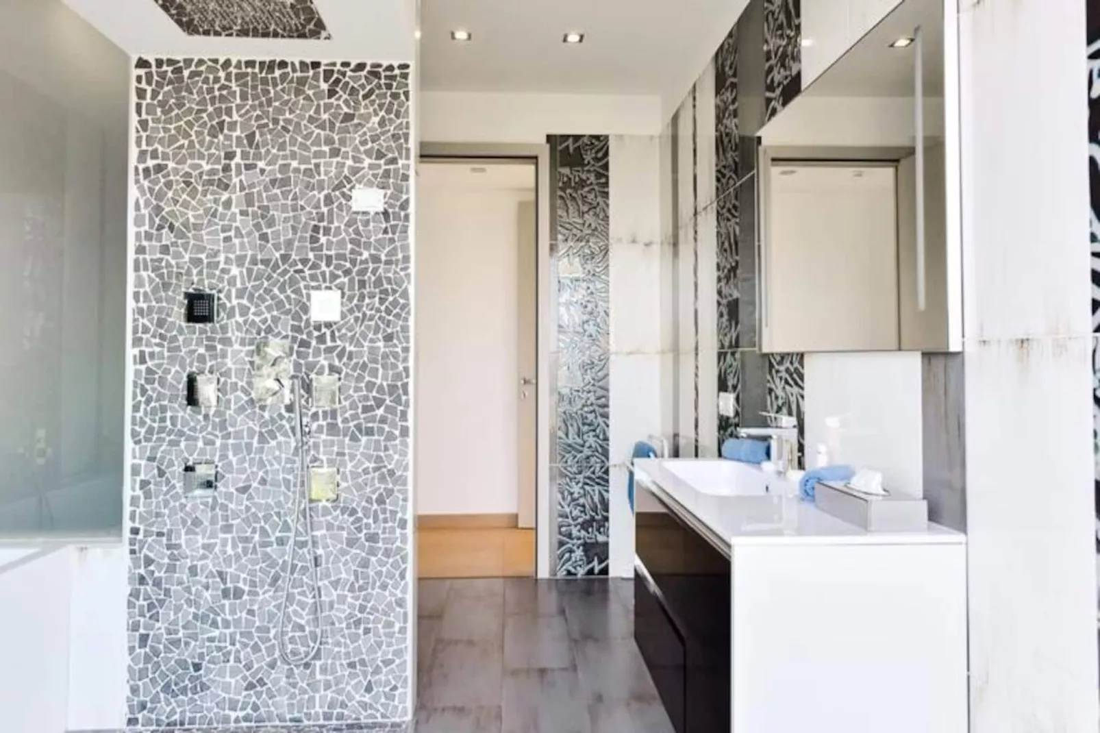 Résidence Villa D&rsquo;architecte Avec Piscine Chauff&eacute;e Pour 10 !-Nicht zugeordnet