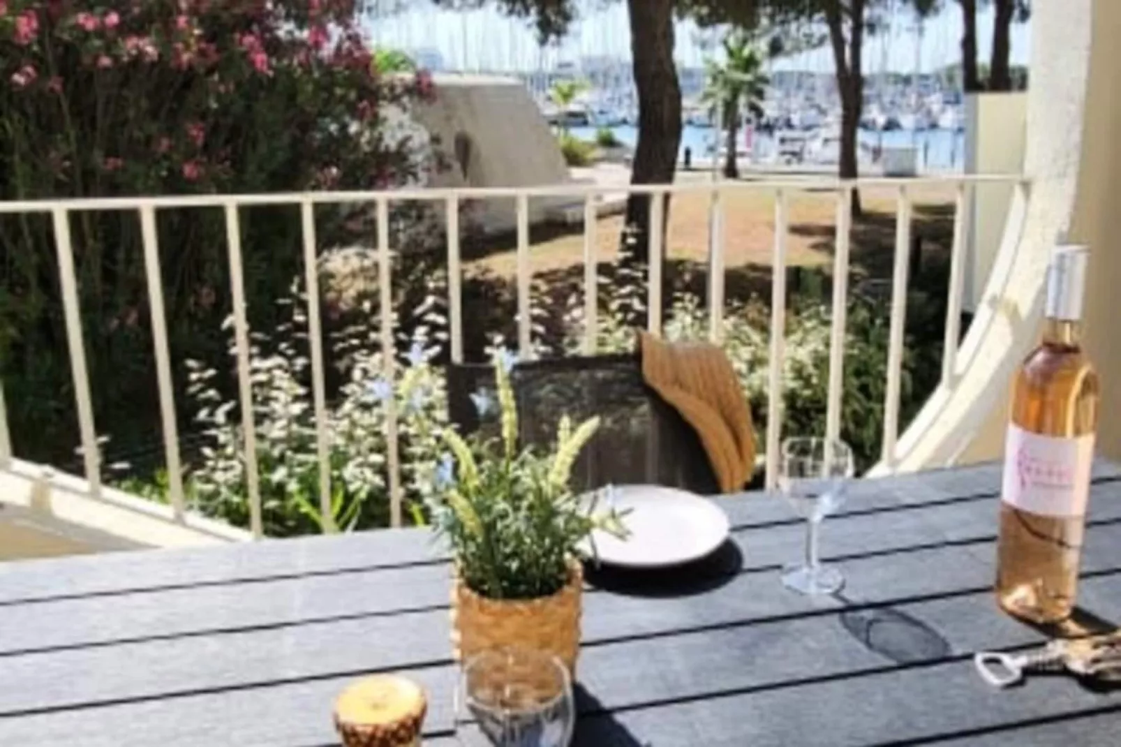 Résidence Terrasse 4 : Quai Du Port De Plaisance-Non tagué