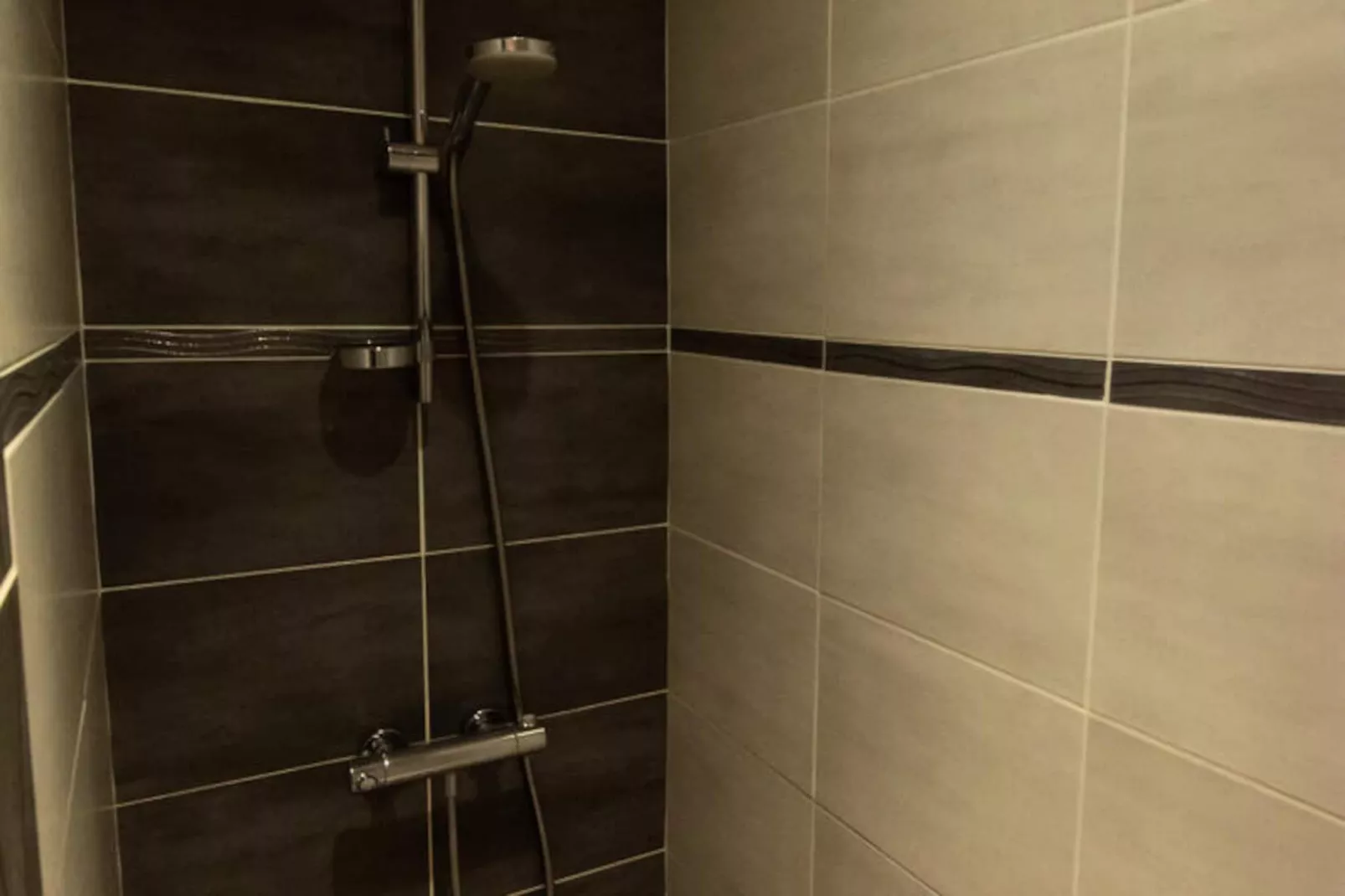 Chalet Gilbert Collet - Untagged