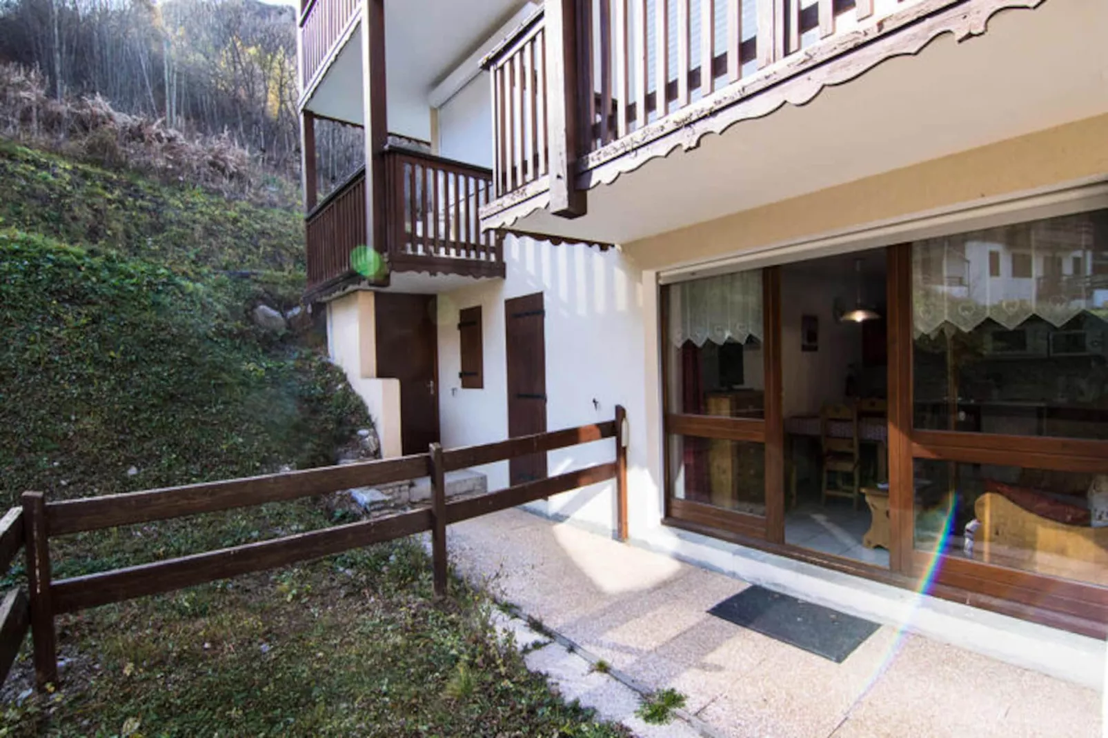 Chalet De Tigny Clematite - Untagged