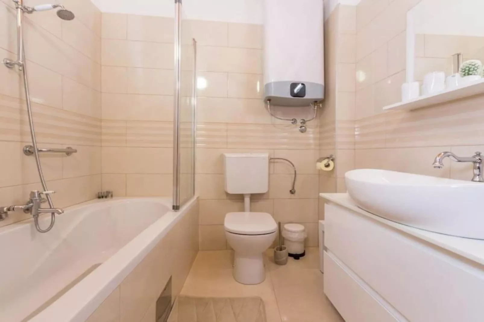 The Grandfather Villa – Heated Pool Retreat-Badezimmer